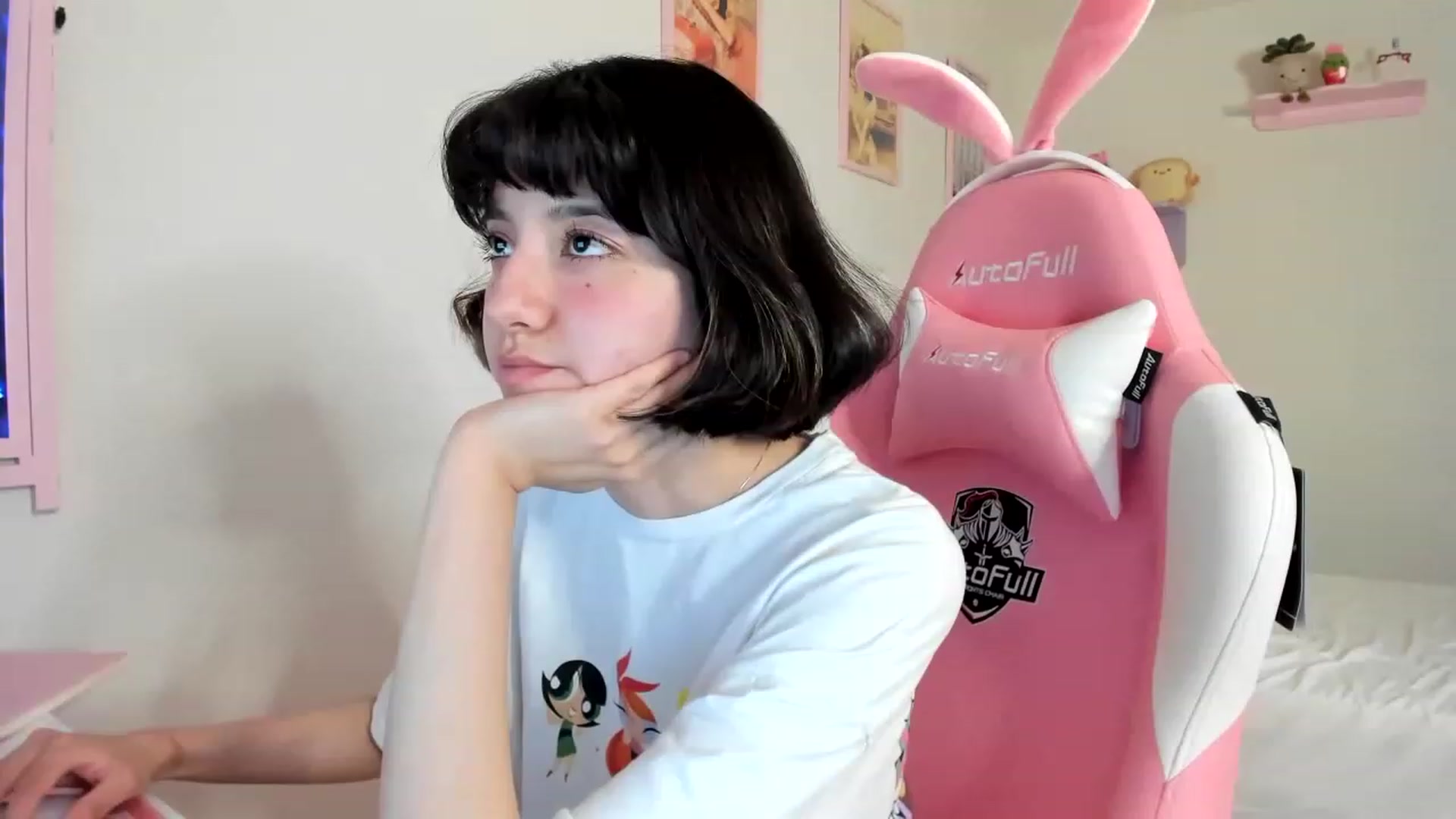 Gallery image thumbnail from Cherrycute666's myfreecams stream on, 04/30/2023, 11:12 image 17 of 20