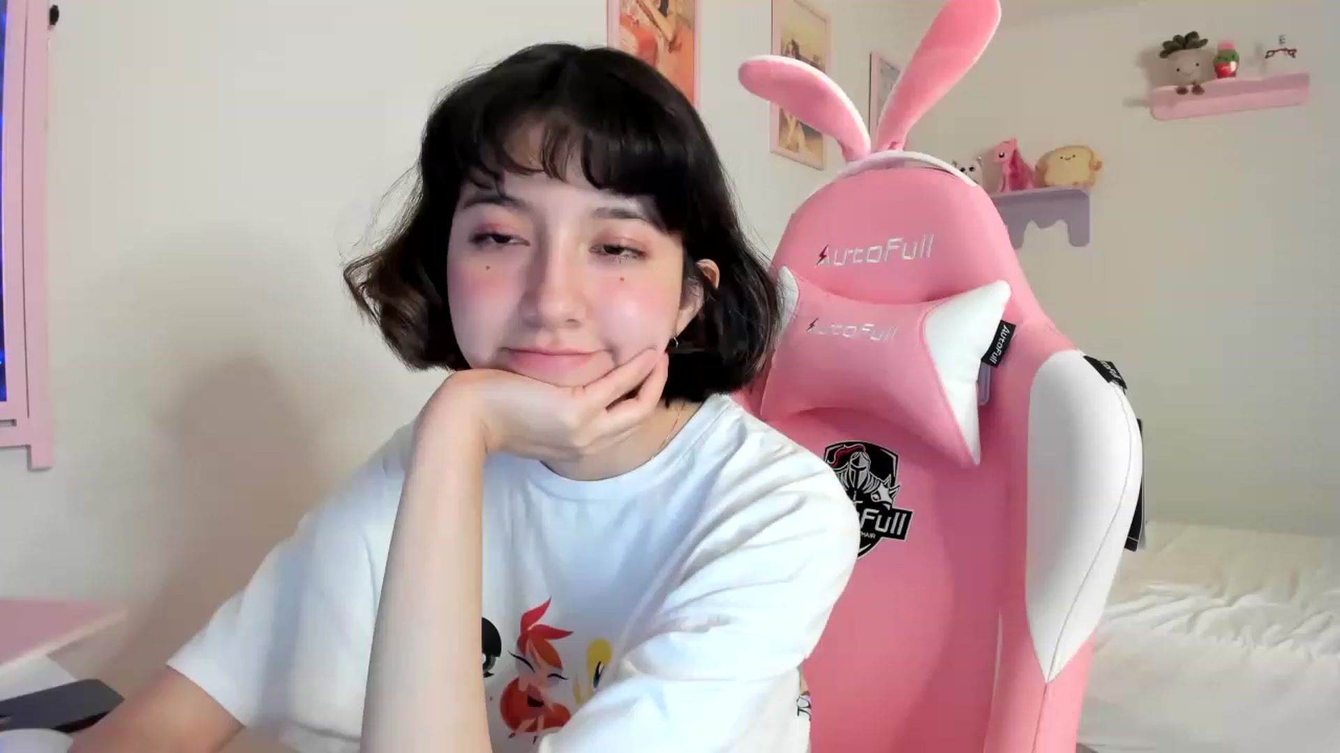 Gallery image thumbnail from Cherrycute666's myfreecams stream on, 04/30/2023, 11:12 image 5 of 20