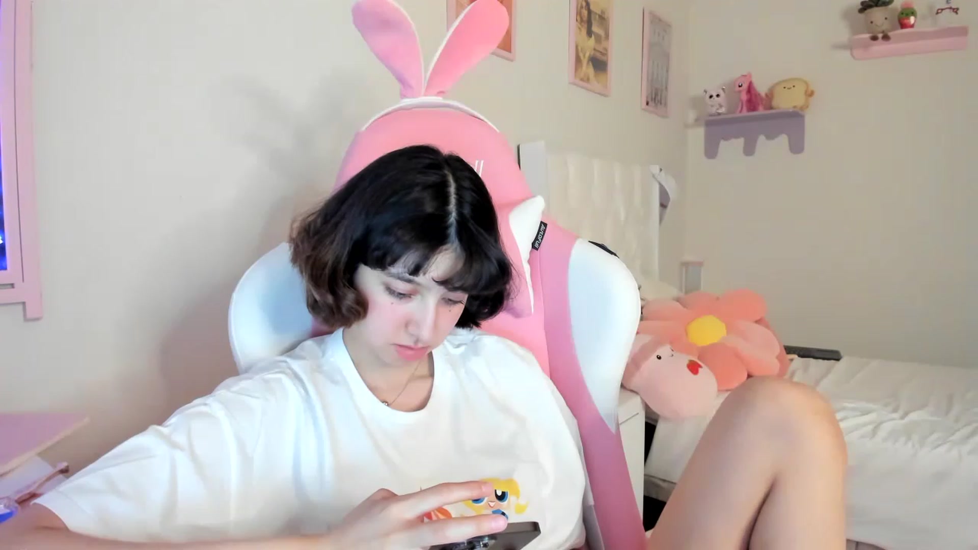 Gallery image thumbnail from Cherrycute666's myfreecams stream on, 04/30/2023, 11:49 image 5 of 20