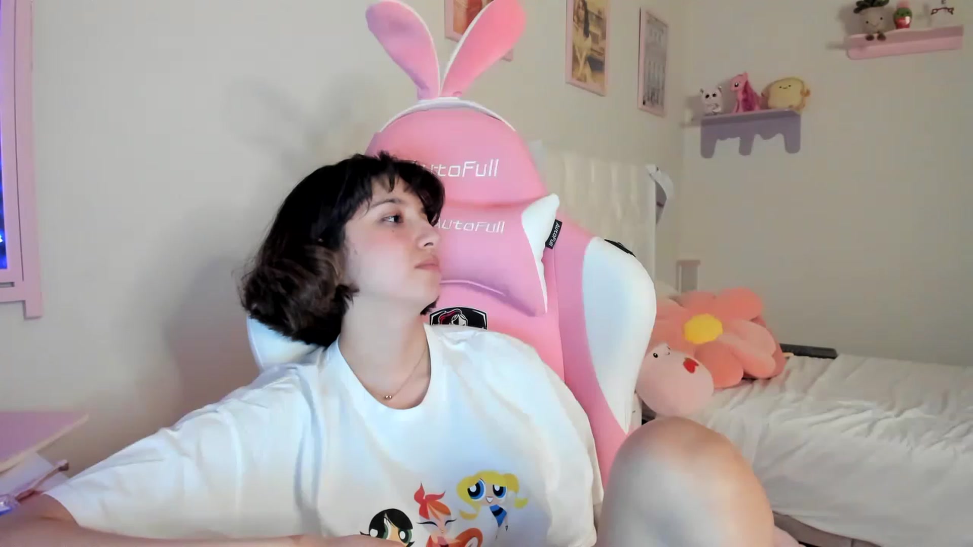 Gallery image thumbnail from Cherrycute666's myfreecams stream on, 04/30/2023, 11:49 image 6 of 20
