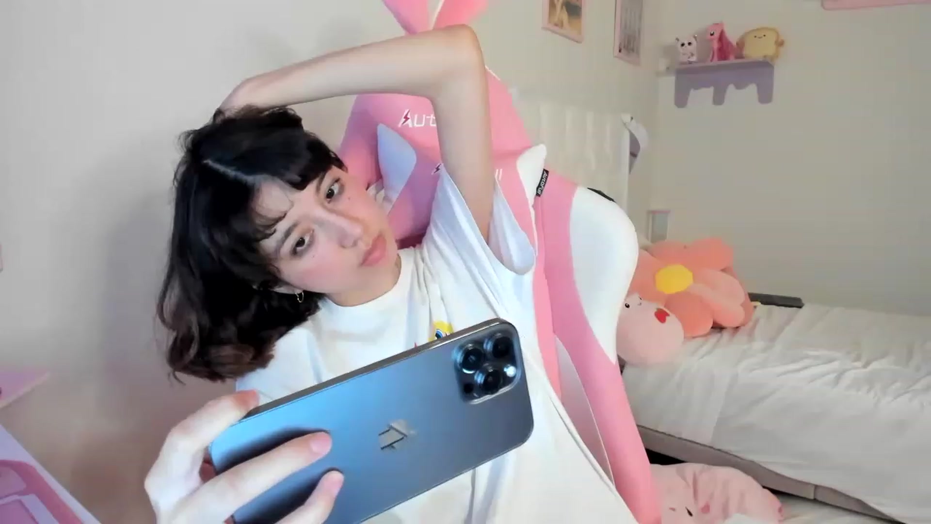 Gallery image thumbnail from Cherrycute666's myfreecams stream on, 04/30/2023, 11:49 image 16 of 20