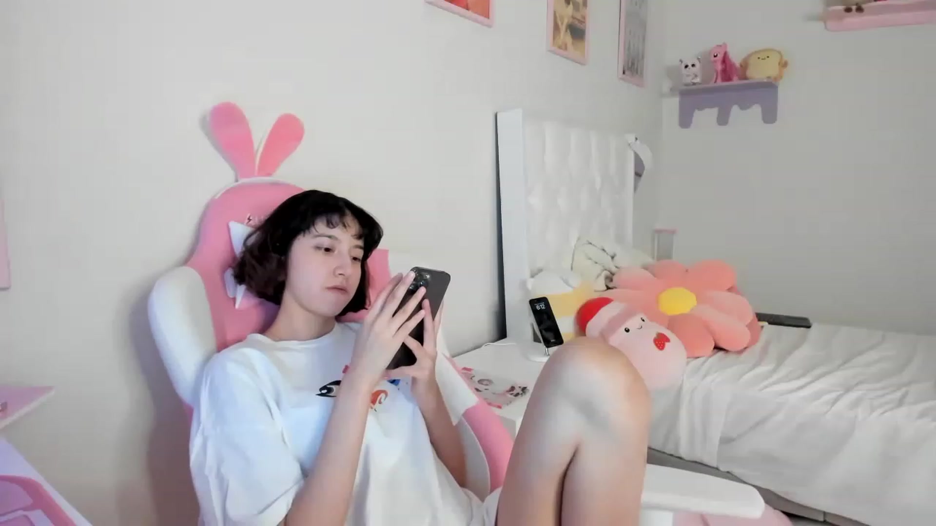 Gallery image thumbnail from Cherrycute666's myfreecams stream on, 04/30/2023, 13:47 image 2 of 20