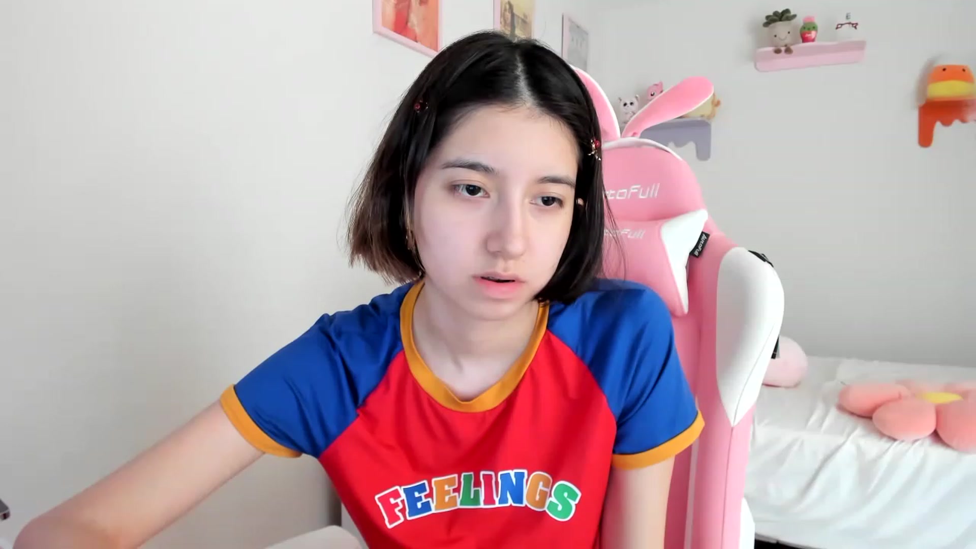Gallery image thumbnail from Cherrycute666's myfreecams stream on, 05/01/2023, 19:19 image 15 of 20