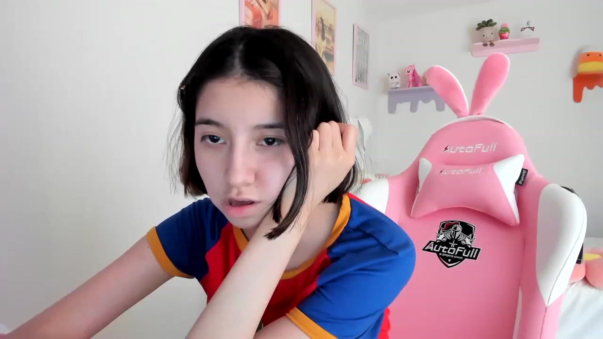 Gallery image thumbnail from Cherrycute666's myfreecams stream on, 05/01/2023, 20:48 image 3 of 20