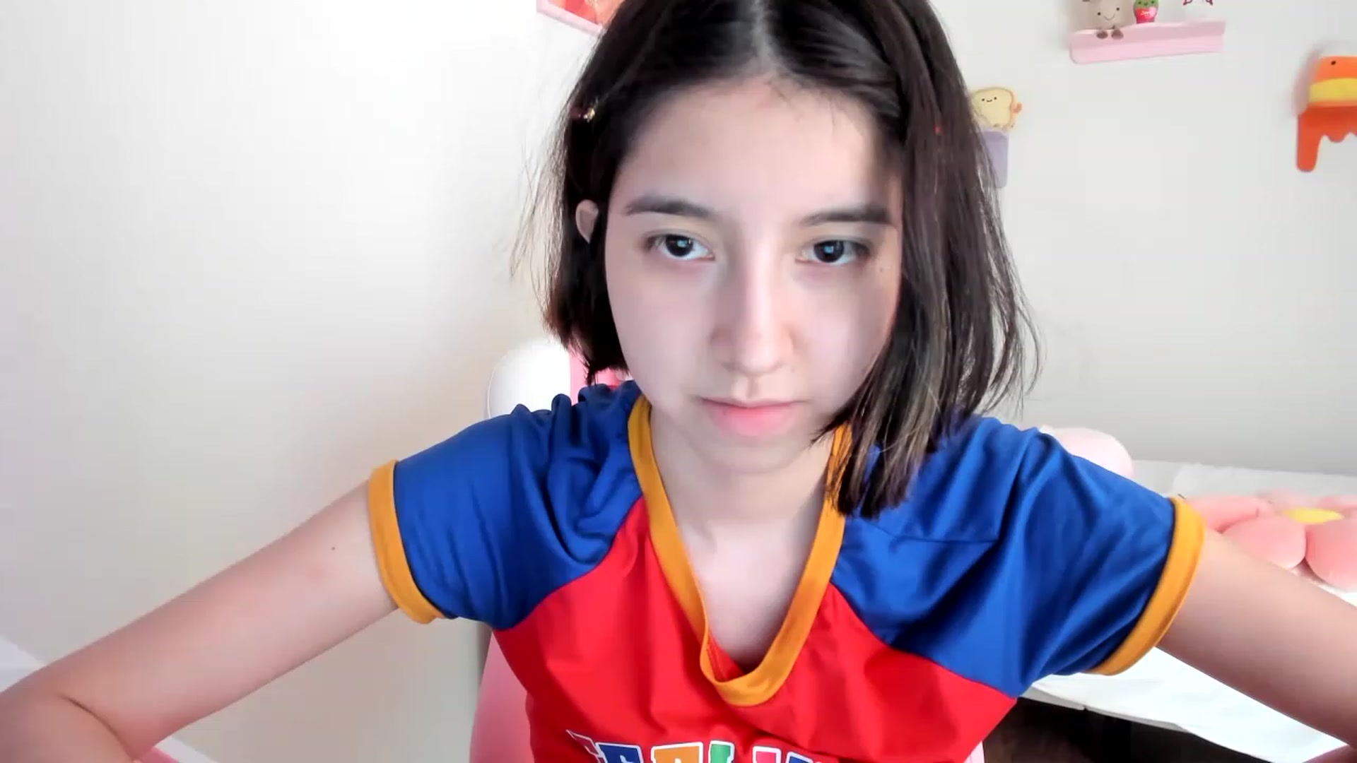 Gallery image thumbnail from Cherrycute666's myfreecams stream on, 05/01/2023, 20:48 image 16 of 20