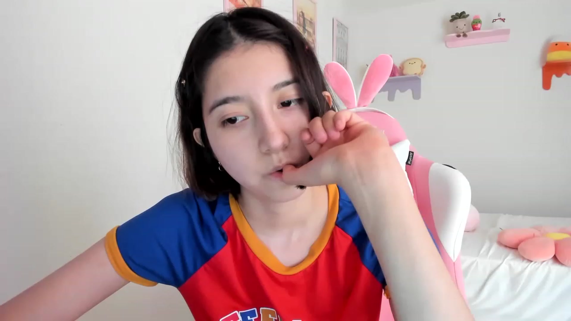 Gallery image thumbnail from Cherrycute666's myfreecams stream on, 05/01/2023, 20:48 image 1 of 20