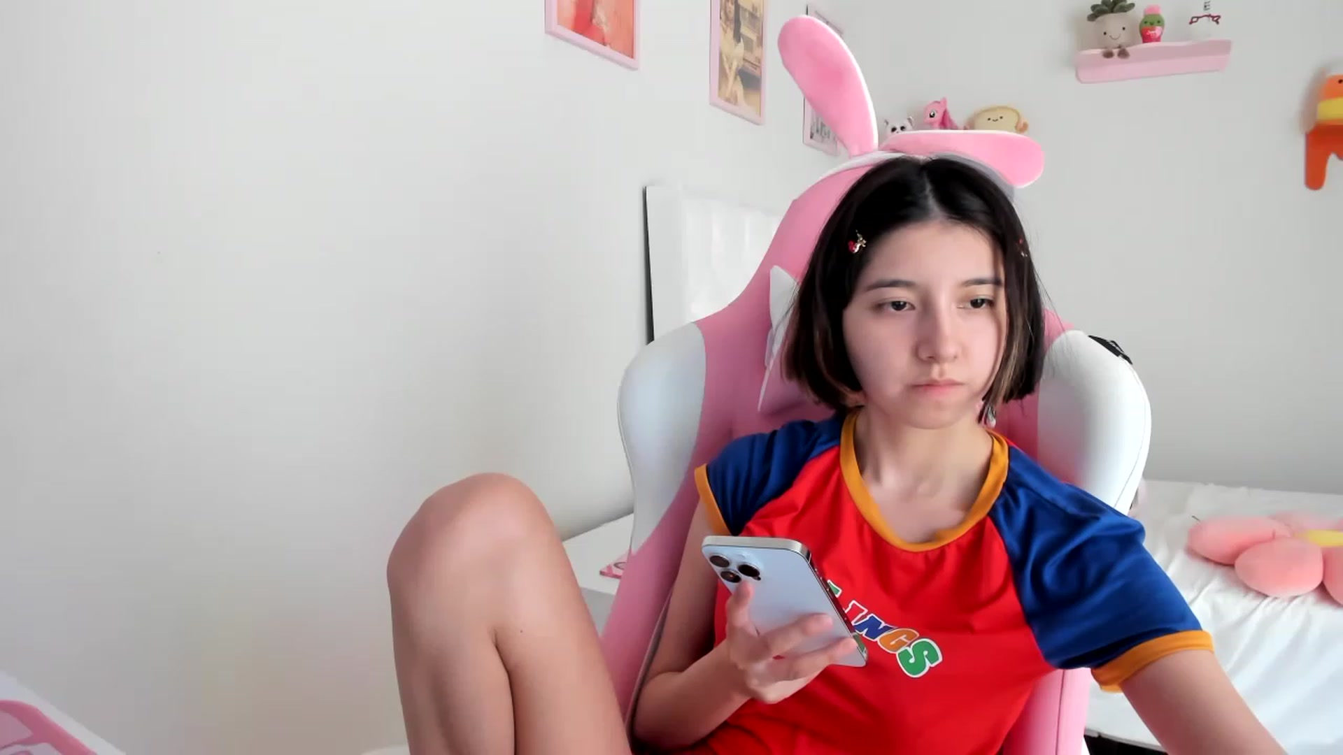 Gallery image thumbnail from Cherrycute666's myfreecams stream on, 05/01/2023, 22:40 image 17 of 20