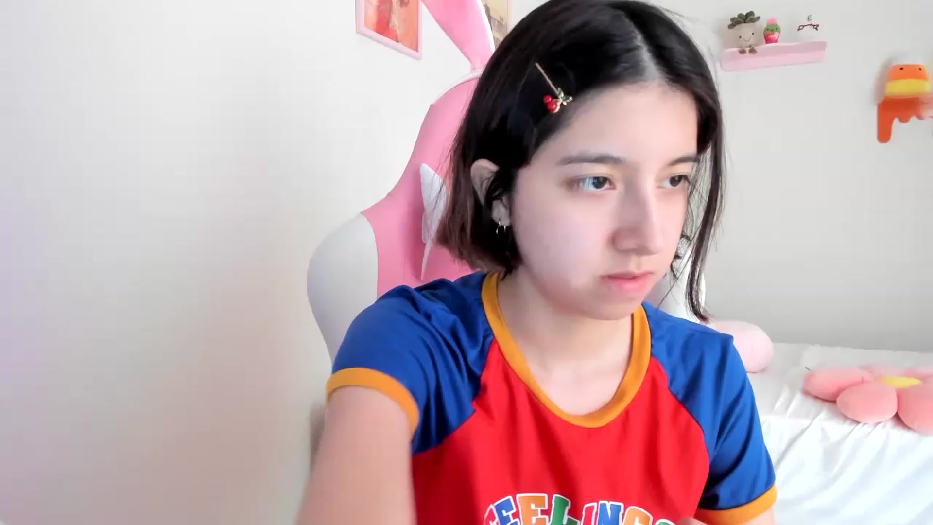 Gallery image thumbnail from Cherrycute666's myfreecams stream on, 05/01/2023, 22:40 image 3 of 20