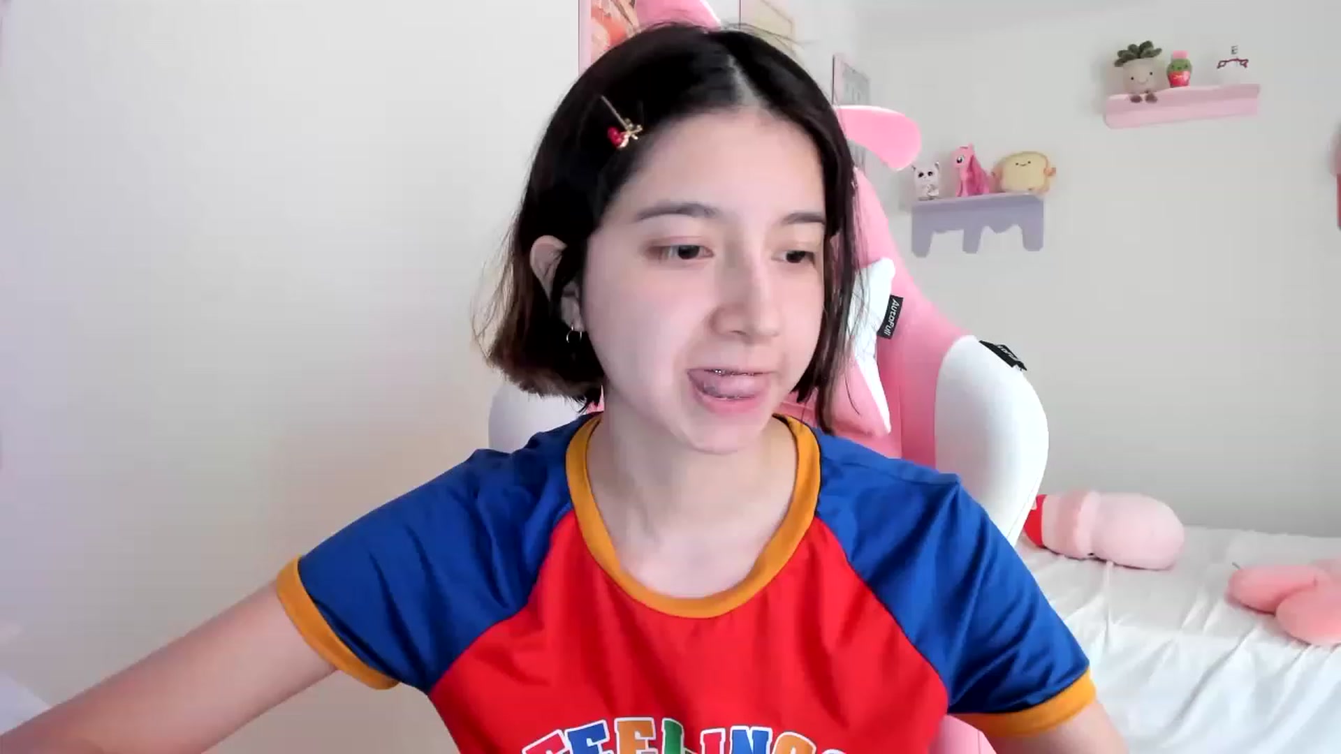 Gallery image thumbnail from Cherrycute666's myfreecams stream on, 05/01/2023, 22:40 image 2 of 20
