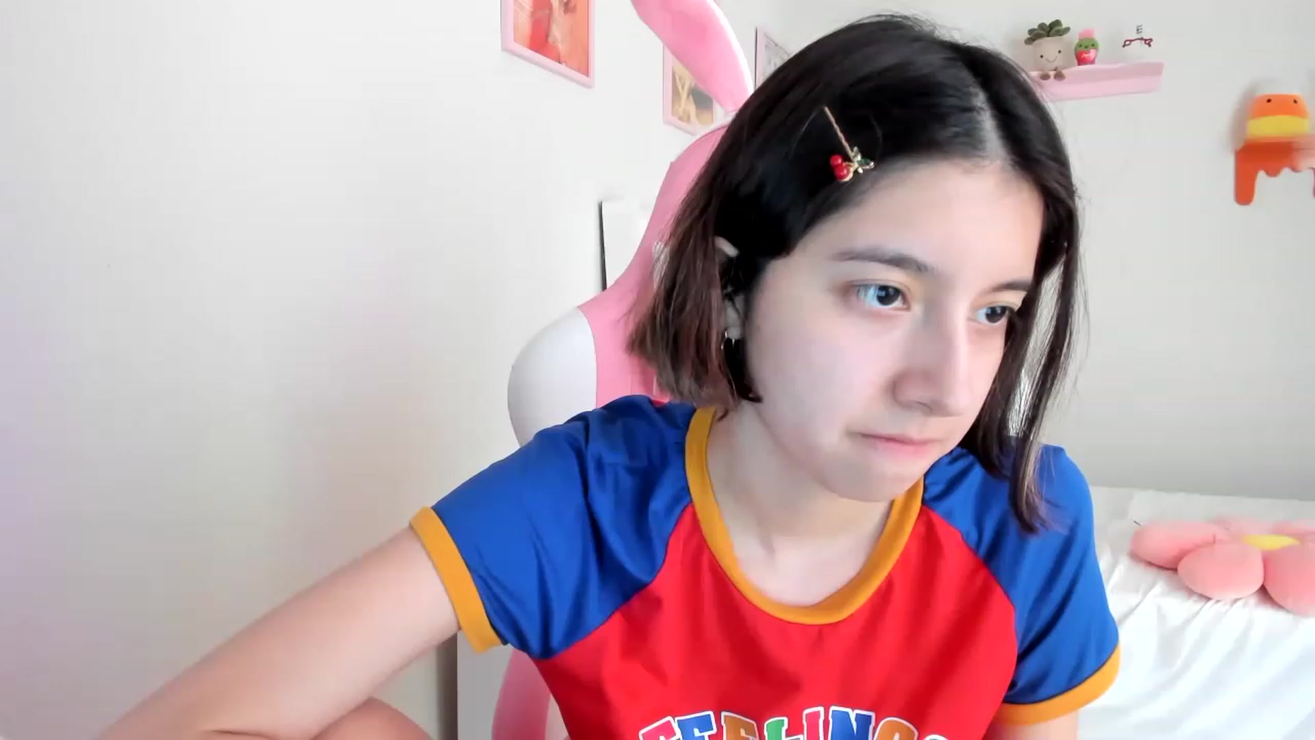 Gallery image thumbnail from Cherrycute666's myfreecams stream on, 05/01/2023, 22:40 image 8 of 20