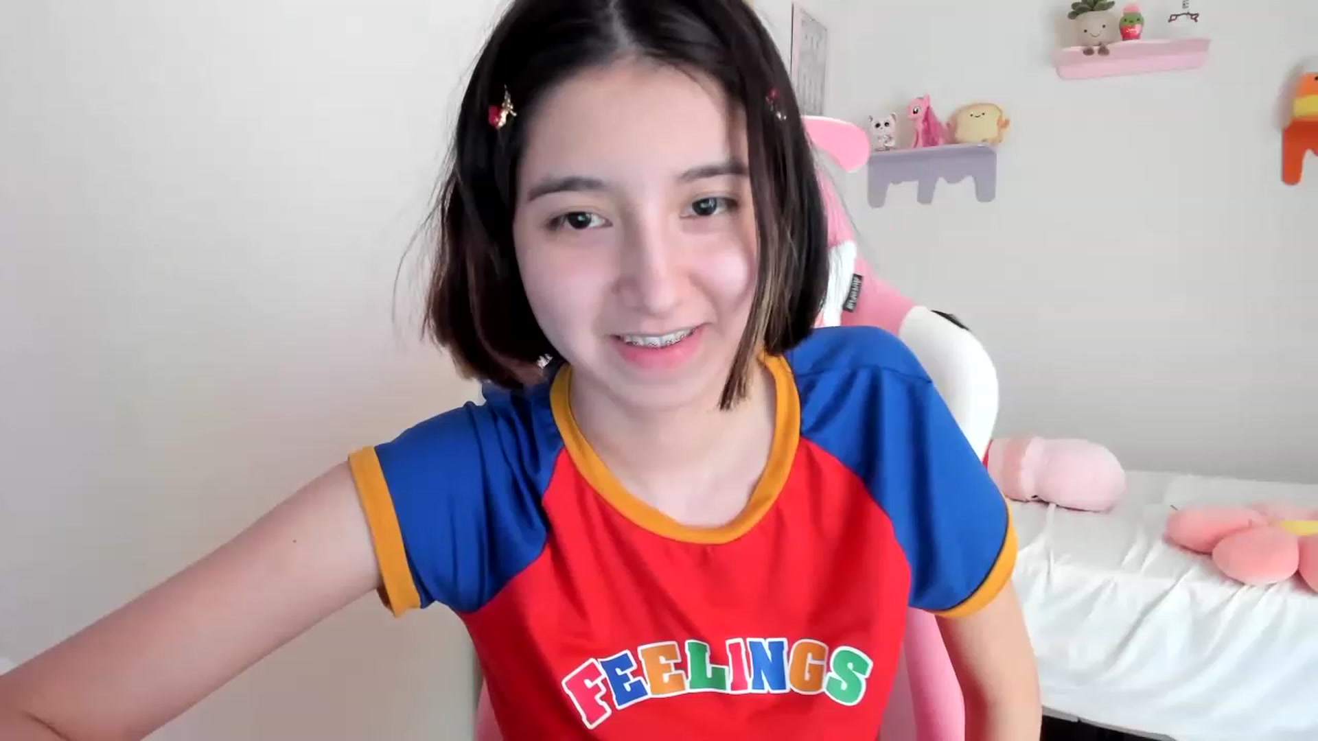 Gallery image thumbnail from Cherrycute666's myfreecams stream on, 05/01/2023, 22:40 image 16 of 20