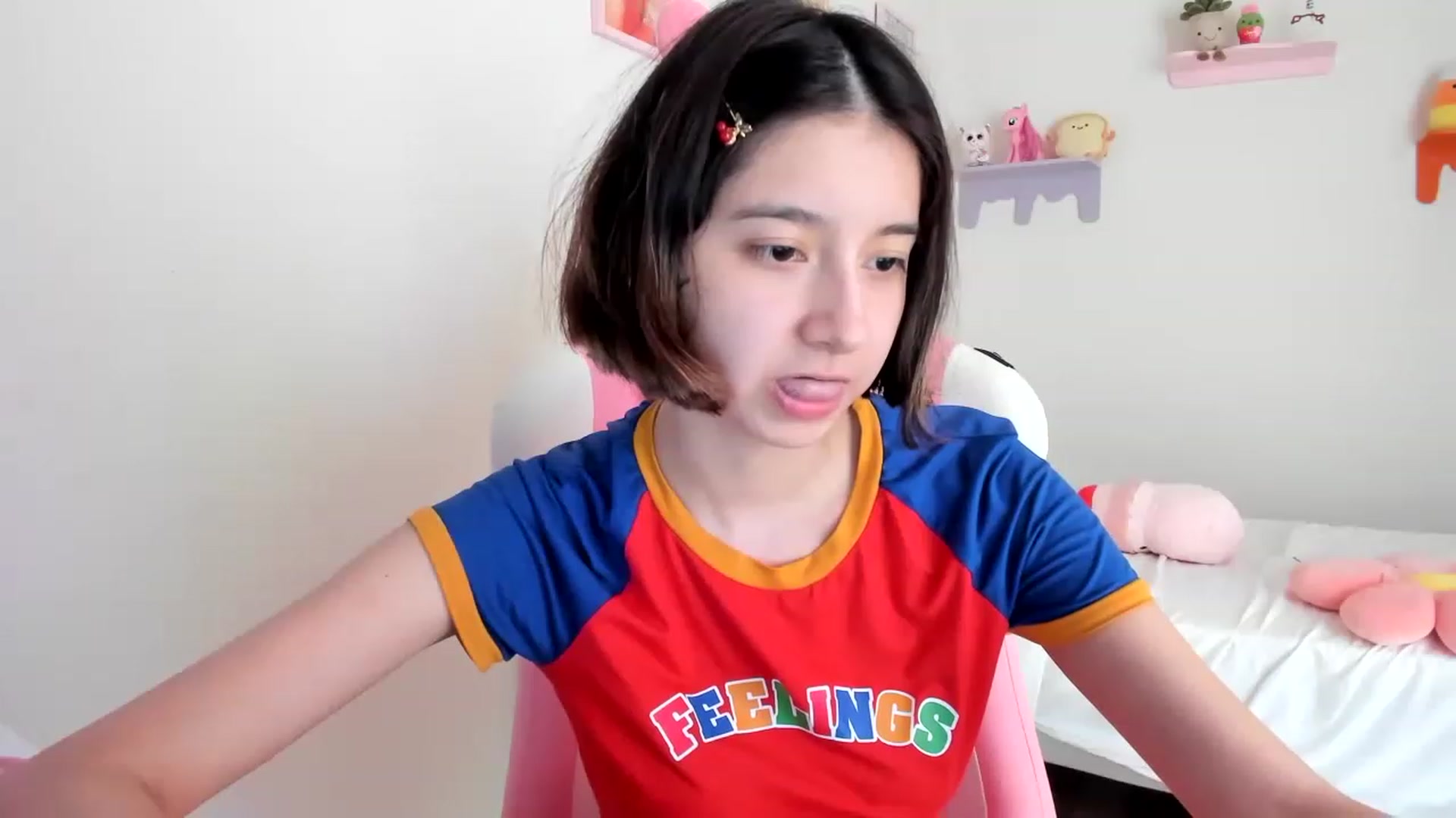 Gallery image thumbnail from Cherrycute666's myfreecams stream on, 05/01/2023, 22:40 image 18 of 20