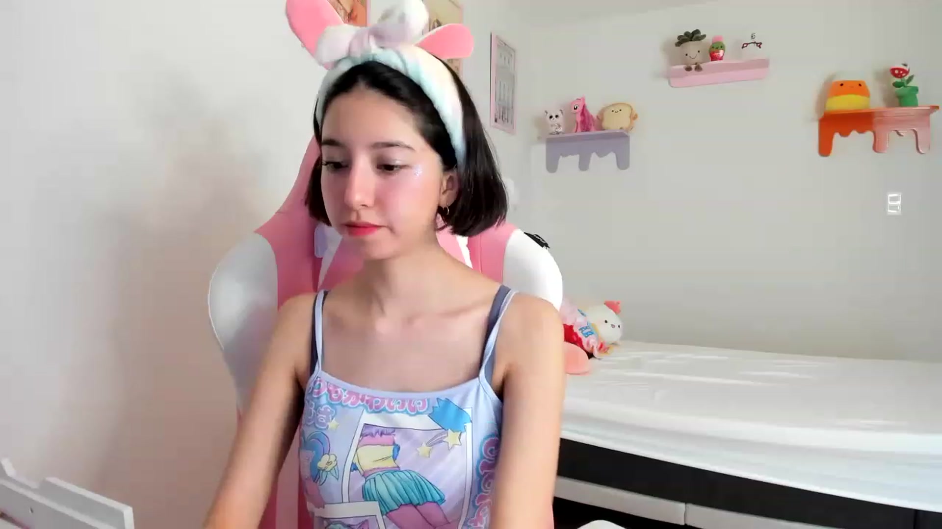 Gallery image thumbnail from Cherrycute666's myfreecams stream on, 05/03/2023, 16:42 image 9 of 20