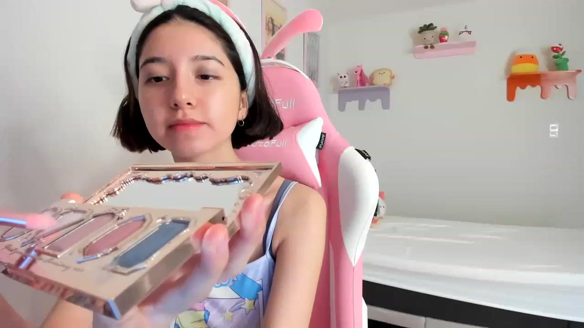 Gallery image thumbnail from Cherrycute666's myfreecams stream on, 05/03/2023, 16:42 image 5 of 20