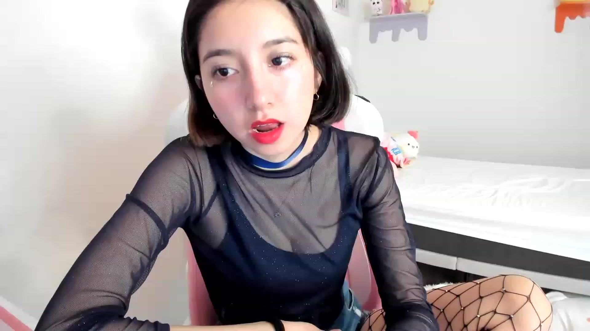 Gallery image thumbnail from Cherrycute666's myfreecams stream on, 05/03/2023, 18:11 image 7 of 20