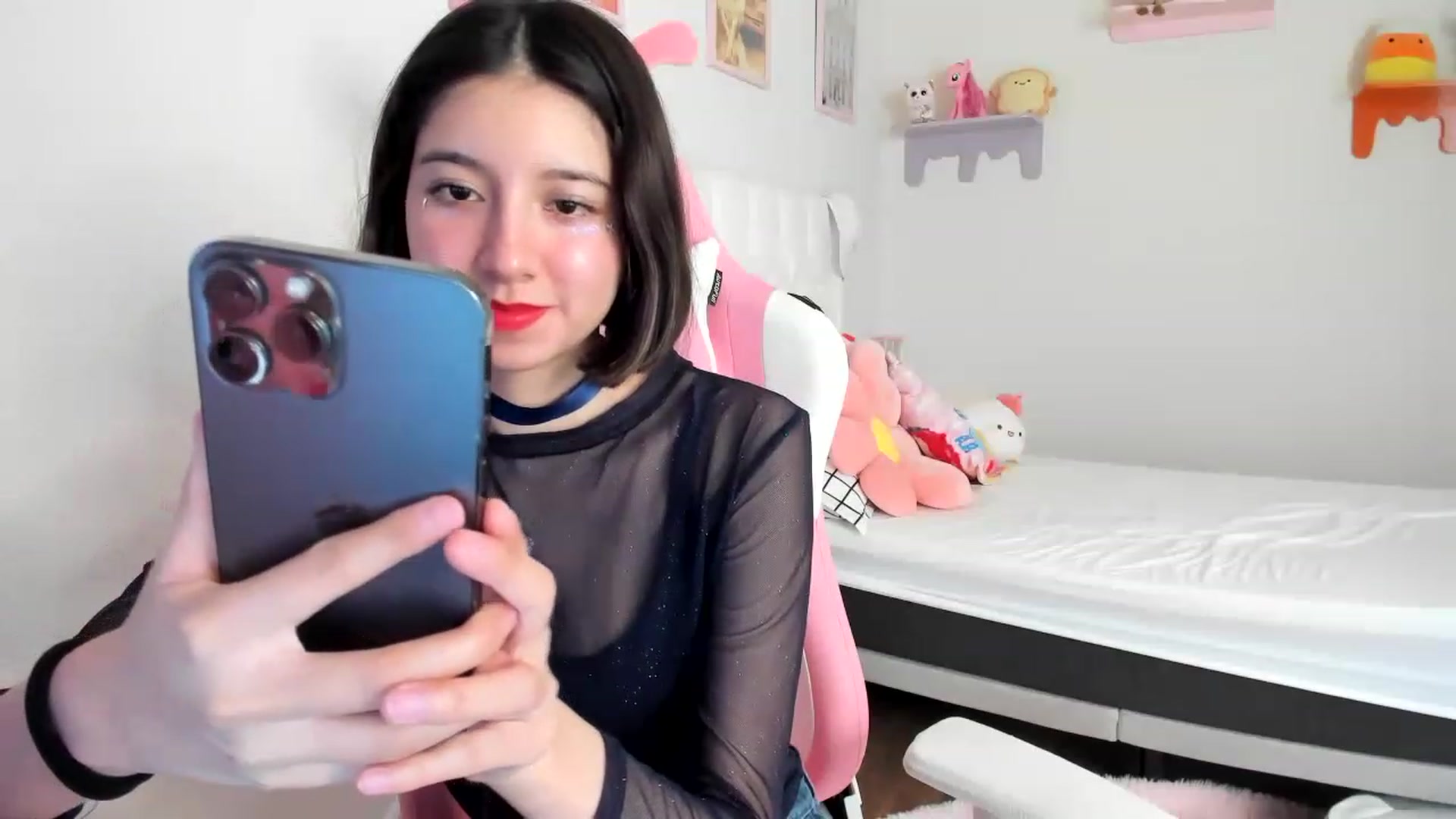 Gallery image thumbnail from Cherrycute666's myfreecams stream on, 05/03/2023, 18:11 image 14 of 20