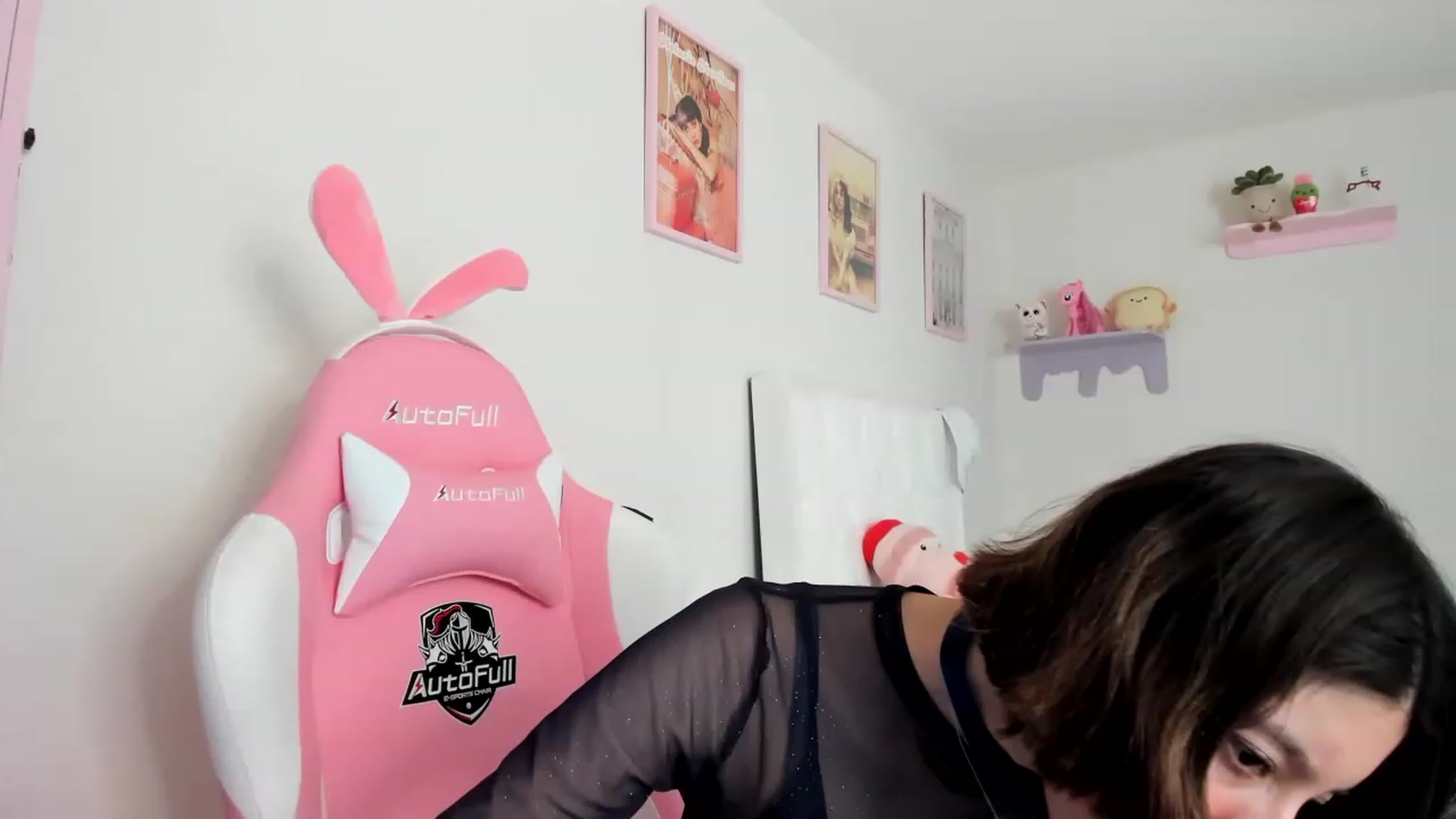 Gallery image thumbnail from Cherrycute666's myfreecams stream on, 05/03/2023, 18:42 image 7 of 20