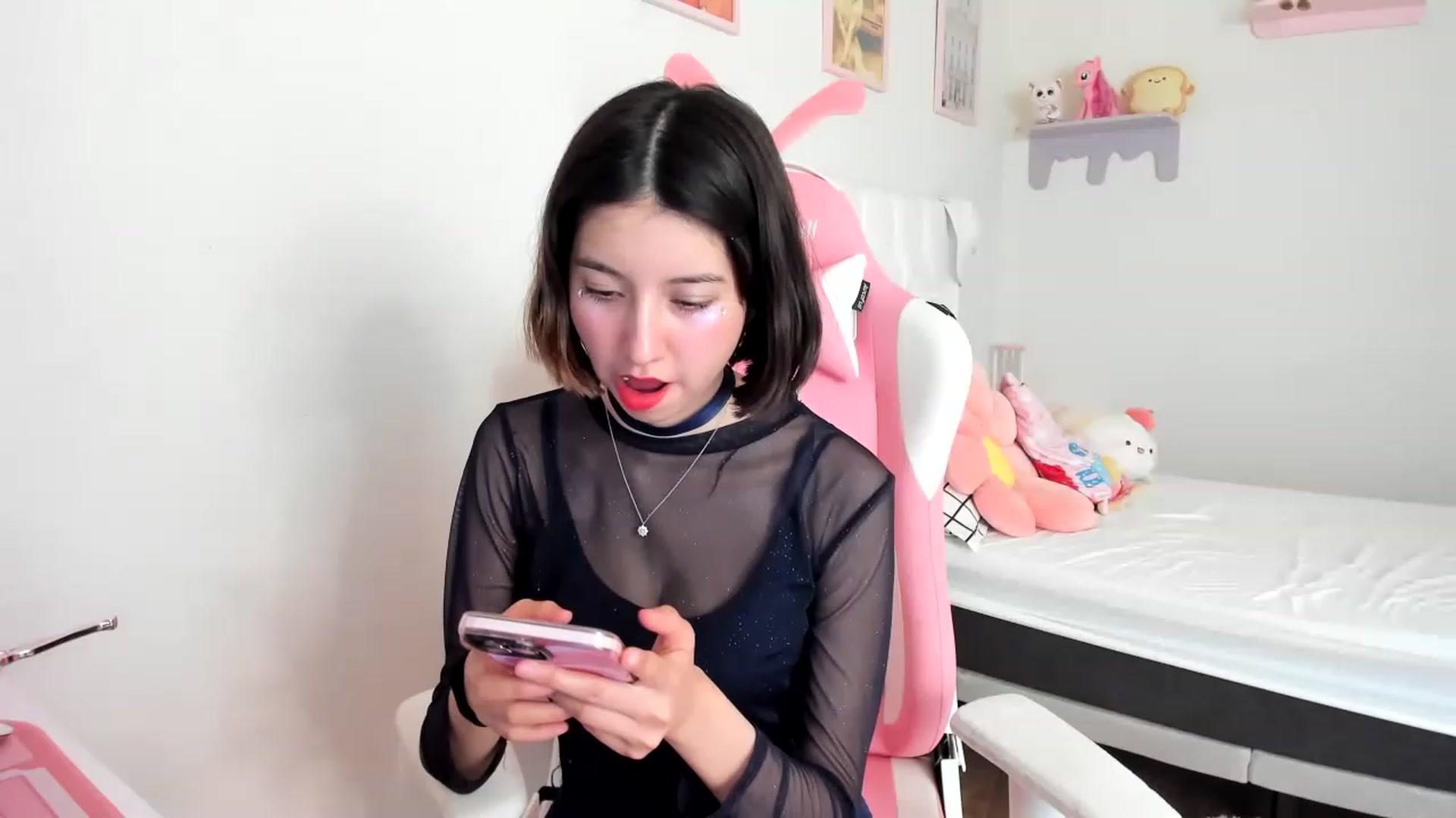 Gallery image thumbnail from Cherrycute666's myfreecams stream on, 05/03/2023, 18:58 image 3 of 20