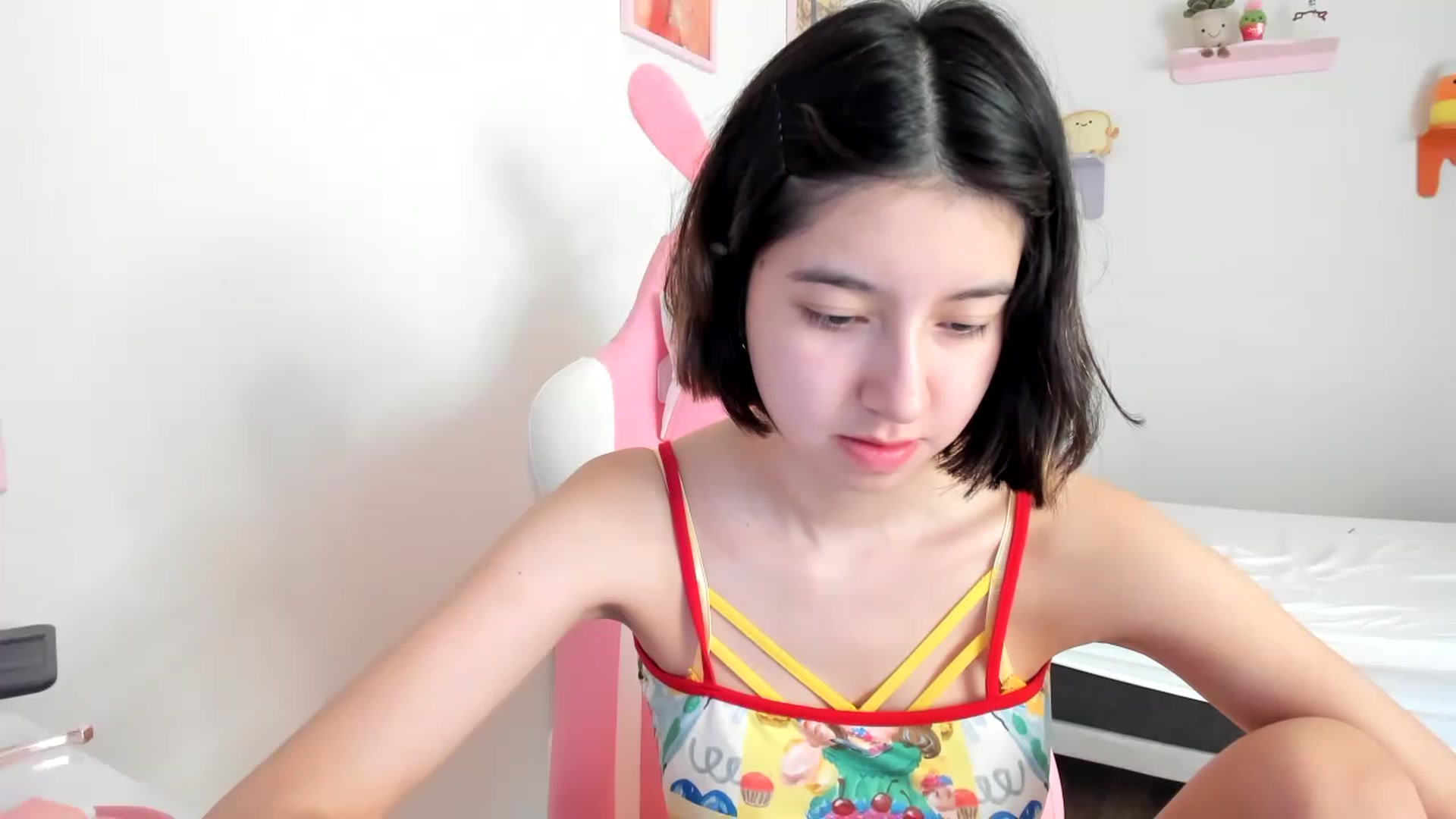 Gallery image thumbnail from Cherrycute666's myfreecams stream on, 05/04/2023, 16:49 image 8 of 20