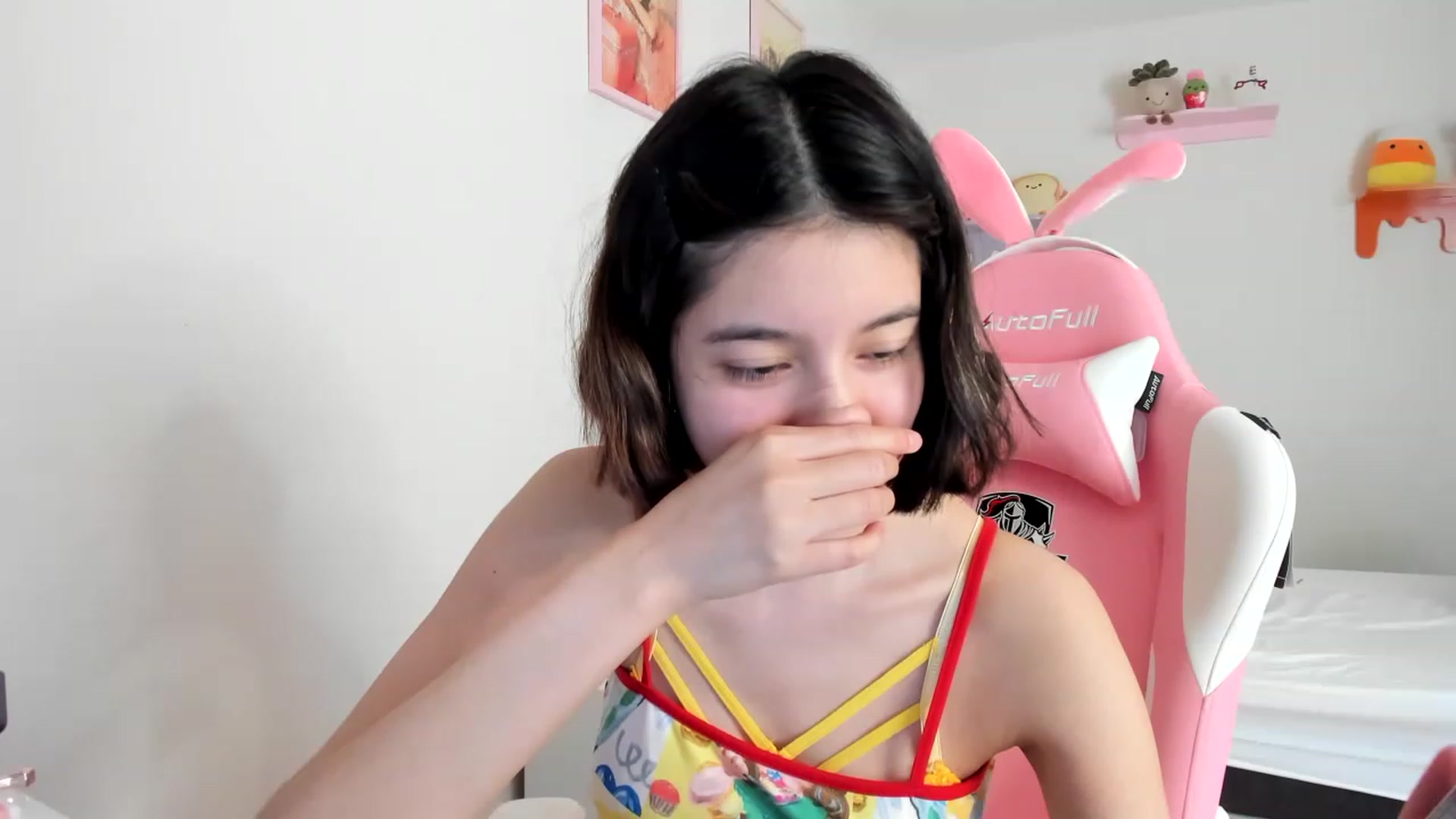 Gallery image thumbnail from Cherrycute666's myfreecams stream on, 05/04/2023, 16:49 image 14 of 20