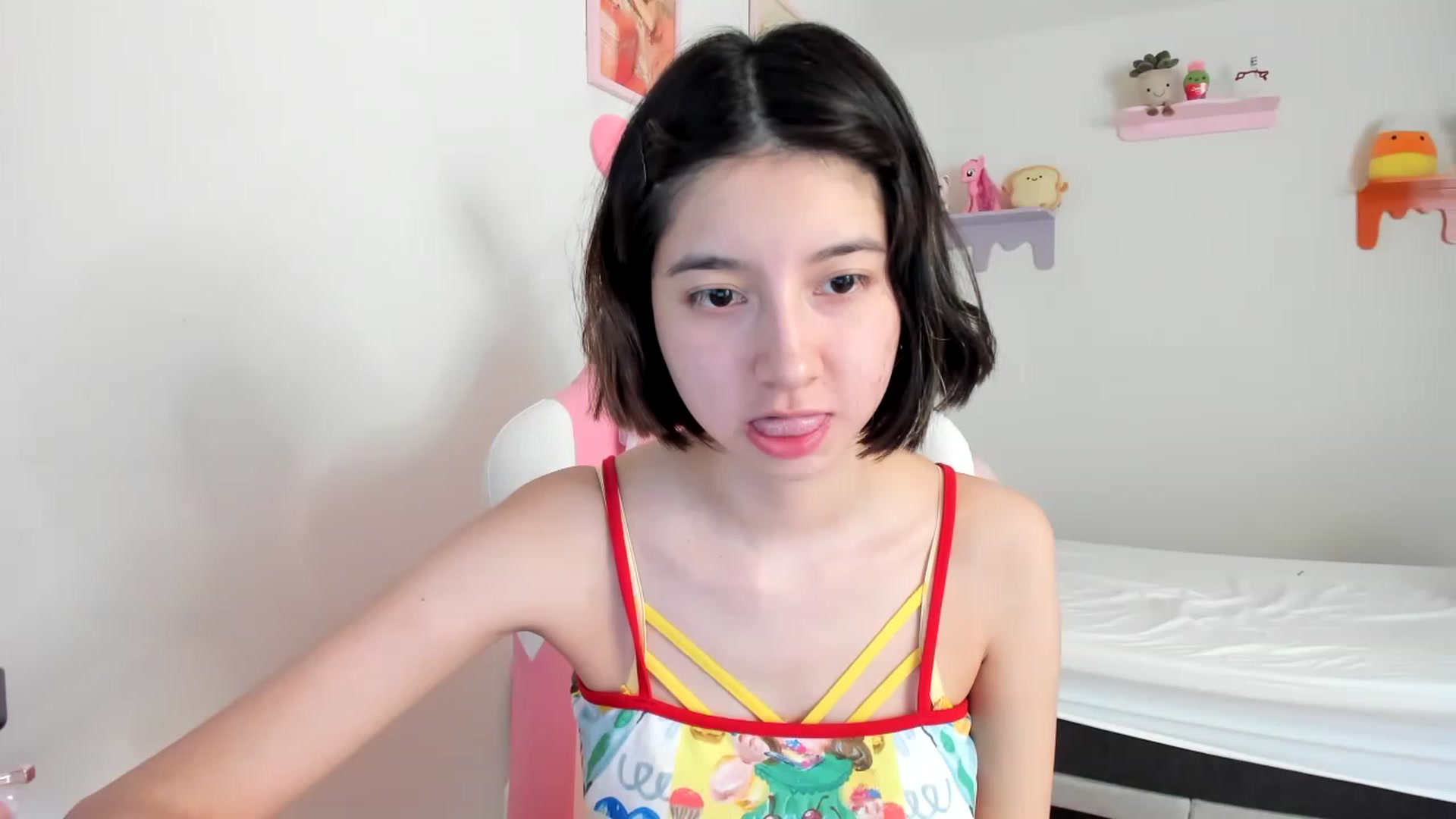 Gallery image thumbnail from Cherrycute666's myfreecams stream on, 05/04/2023, 16:49 image 11 of 20