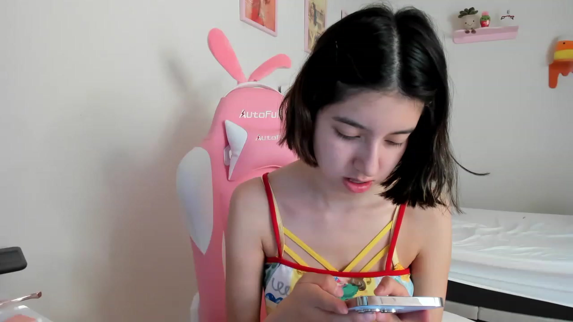 Gallery image thumbnail from Cherrycute666's myfreecams stream on, 05/04/2023, 16:49 image 3 of 20