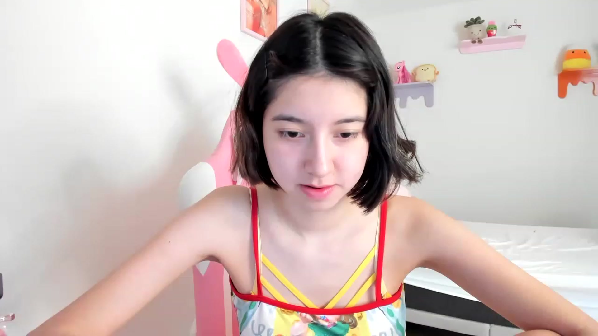 Gallery image thumbnail from Cherrycute666's myfreecams stream on, 05/04/2023, 16:49 image 12 of 20