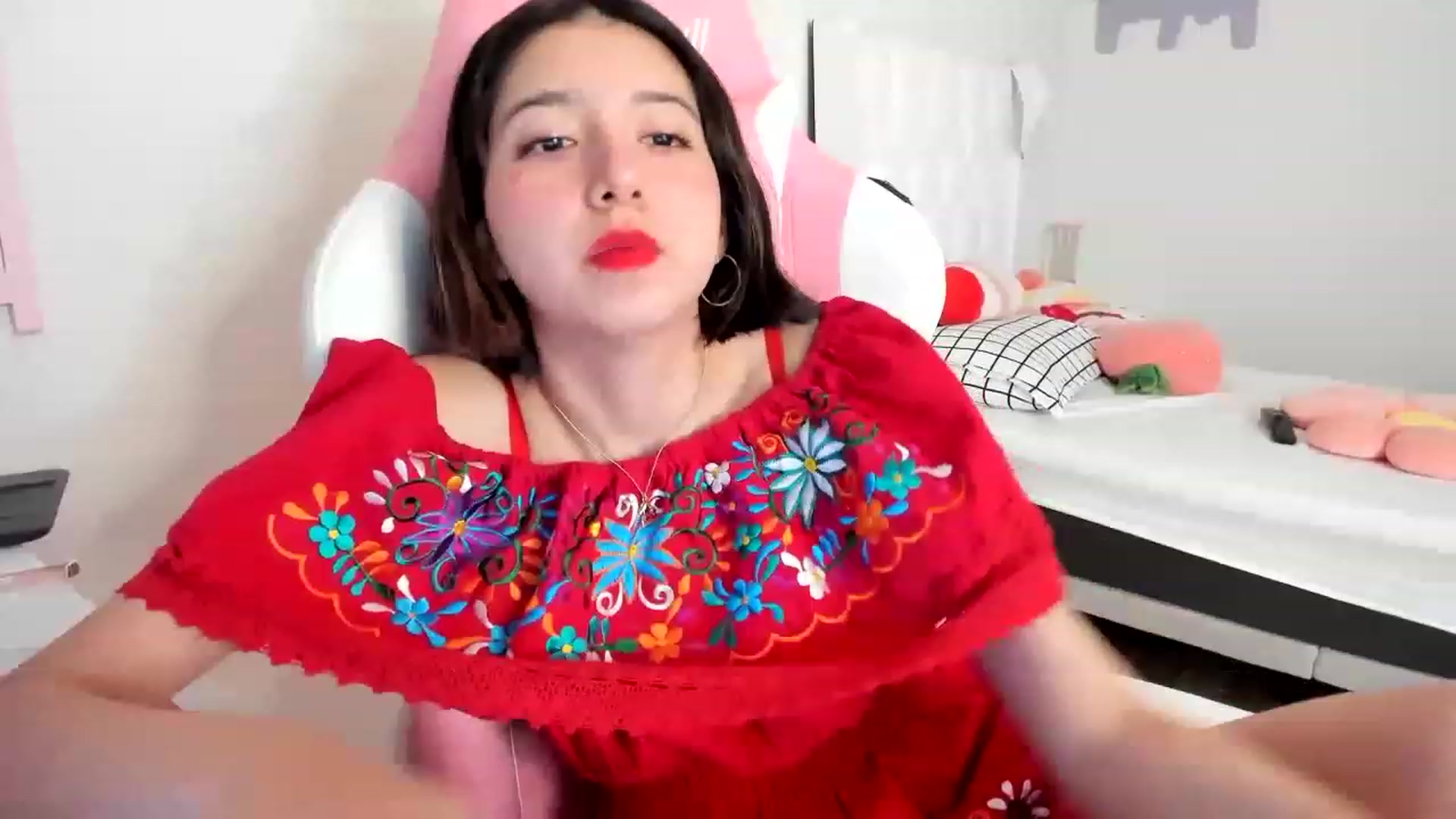 Gallery image thumbnail from Cherrycute666's myfreecams stream on, 05/06/2023, 24:02 image 1 of 20