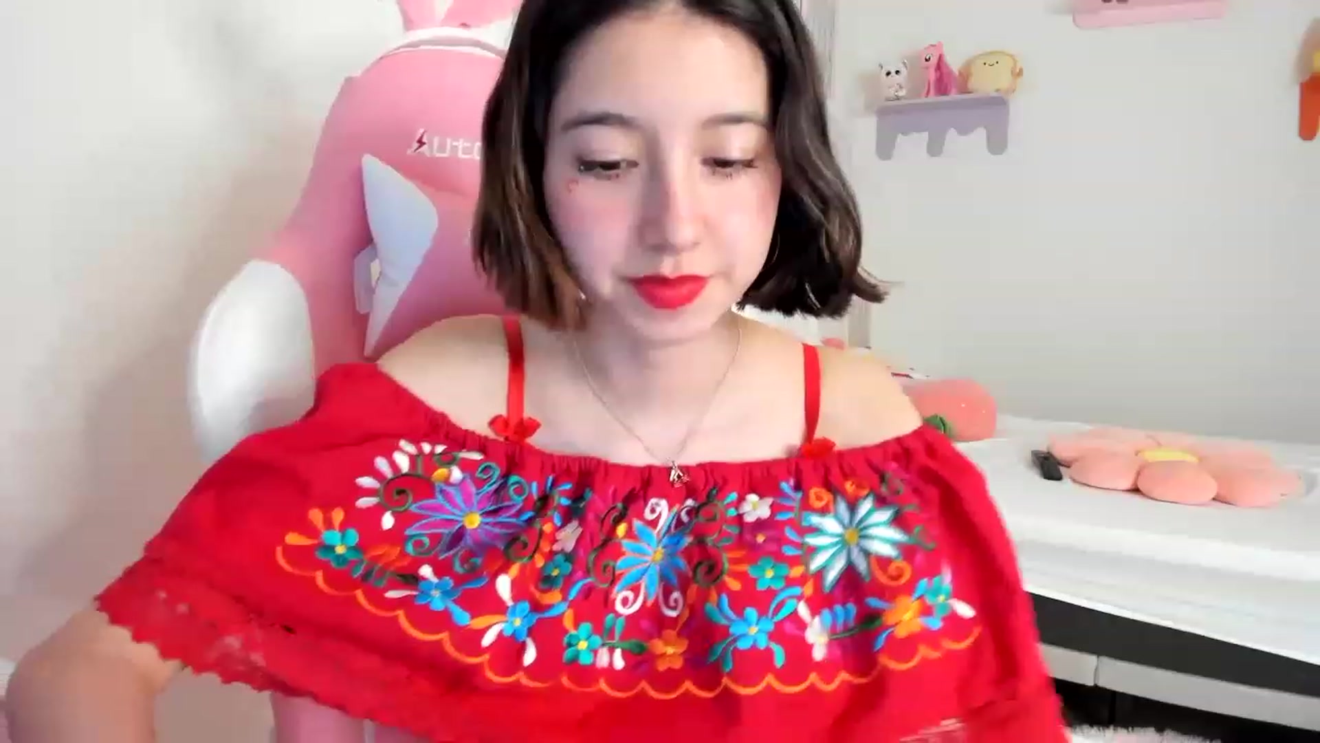 Gallery image thumbnail from Cherrycute666's myfreecams stream on, 05/06/2023, 24:02 image 2 of 20