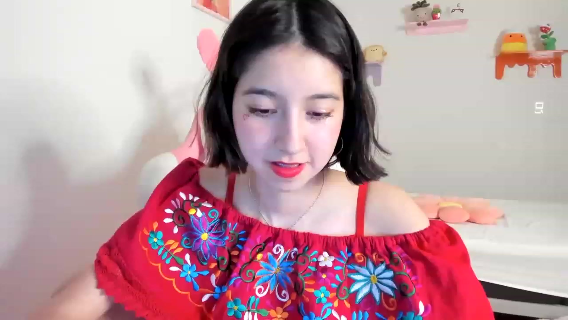 Gallery image thumbnail from Cherrycute666's myfreecams stream on, 05/06/2023, 04:05 image 4 of 20