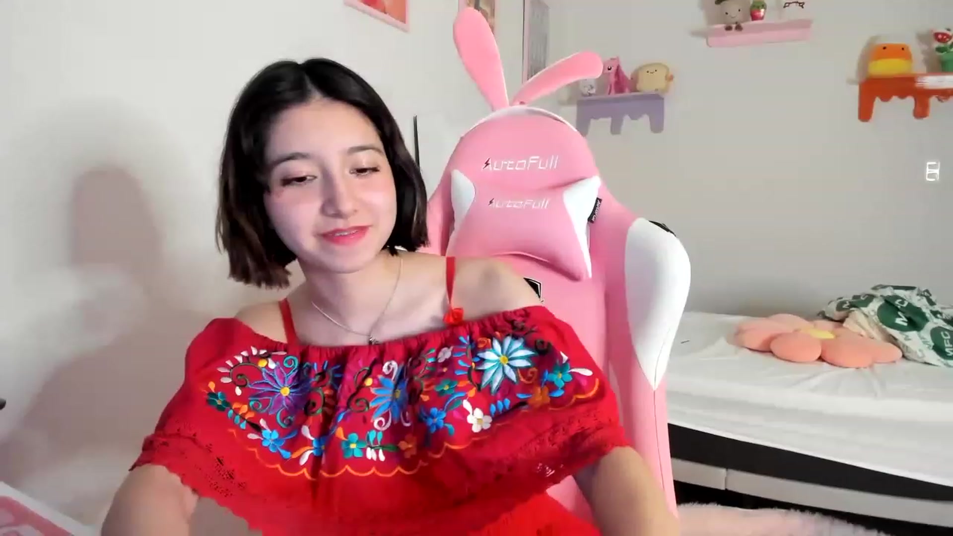 Gallery image thumbnail from Cherrycute666's myfreecams stream on, 05/06/2023, 11:03 image 2 of 20