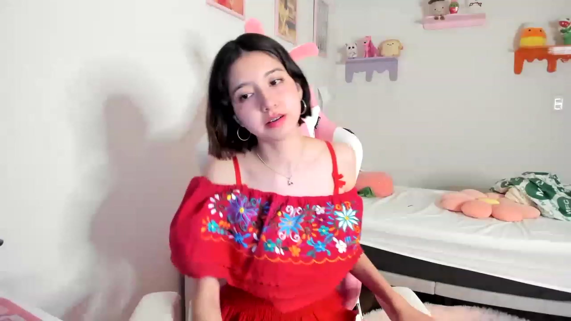Gallery image thumbnail from Cherrycute666's myfreecams stream on, 05/06/2023, 11:03 image 5 of 20