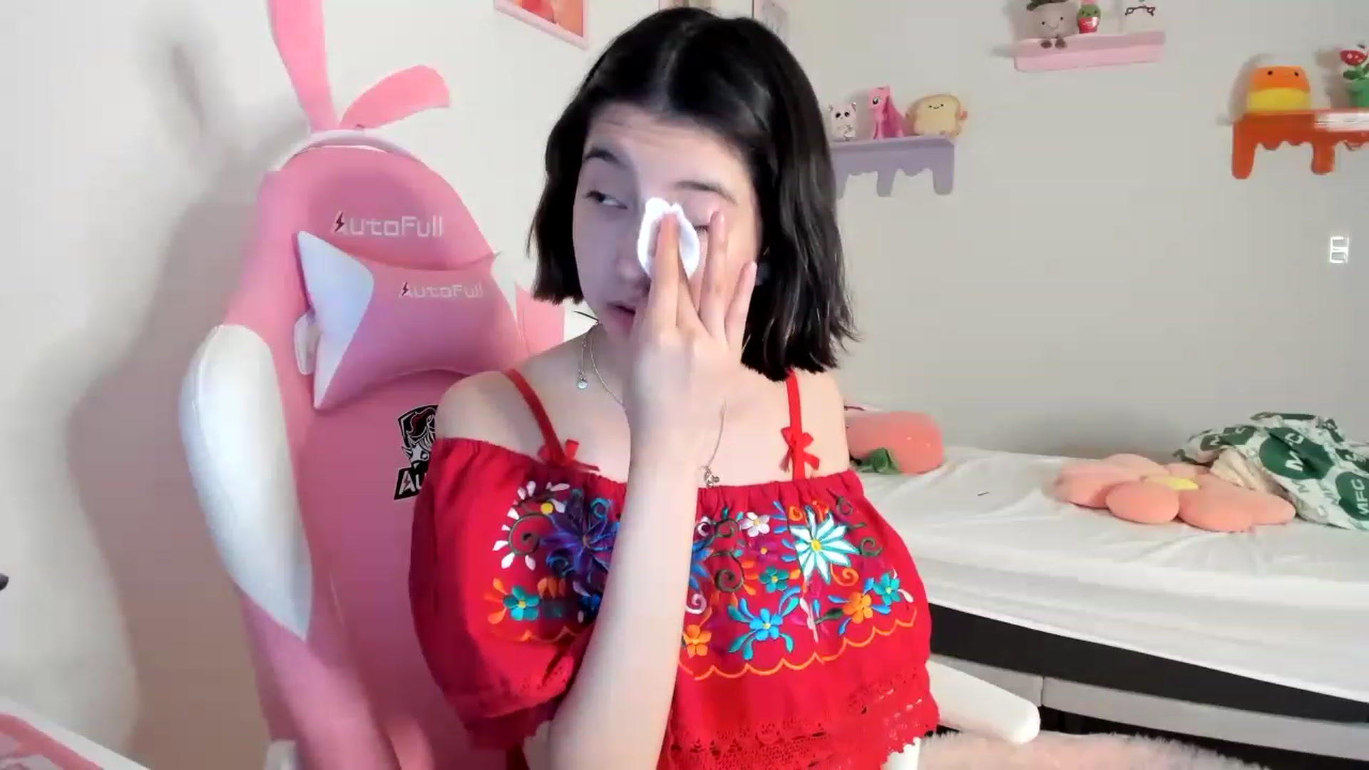 Gallery image thumbnail from Cherrycute666's myfreecams stream on, 05/06/2023, 11:03 image 15 of 20