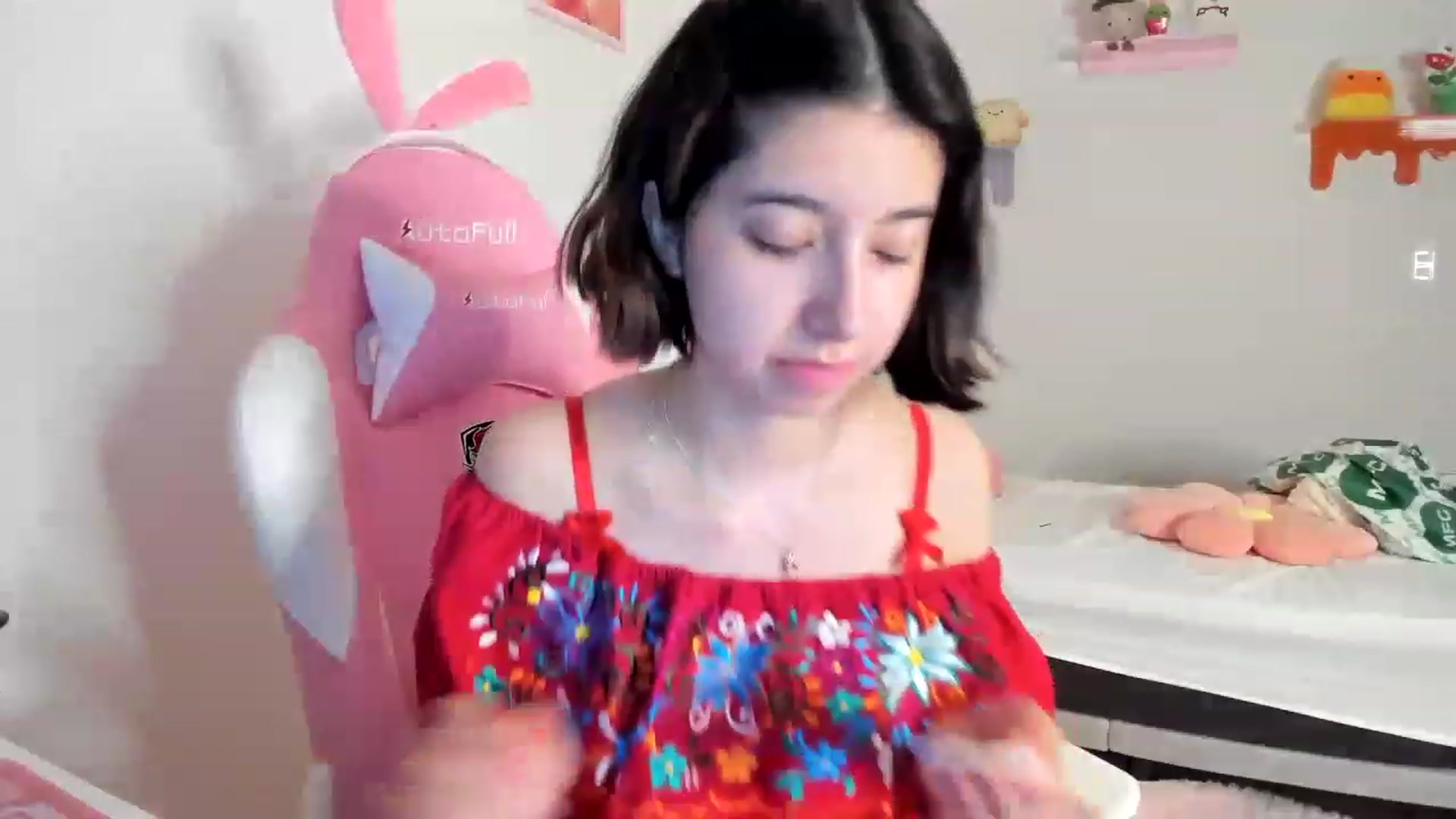 Gallery image thumbnail from Cherrycute666's myfreecams stream on, 05/06/2023, 11:03 image 14 of 20