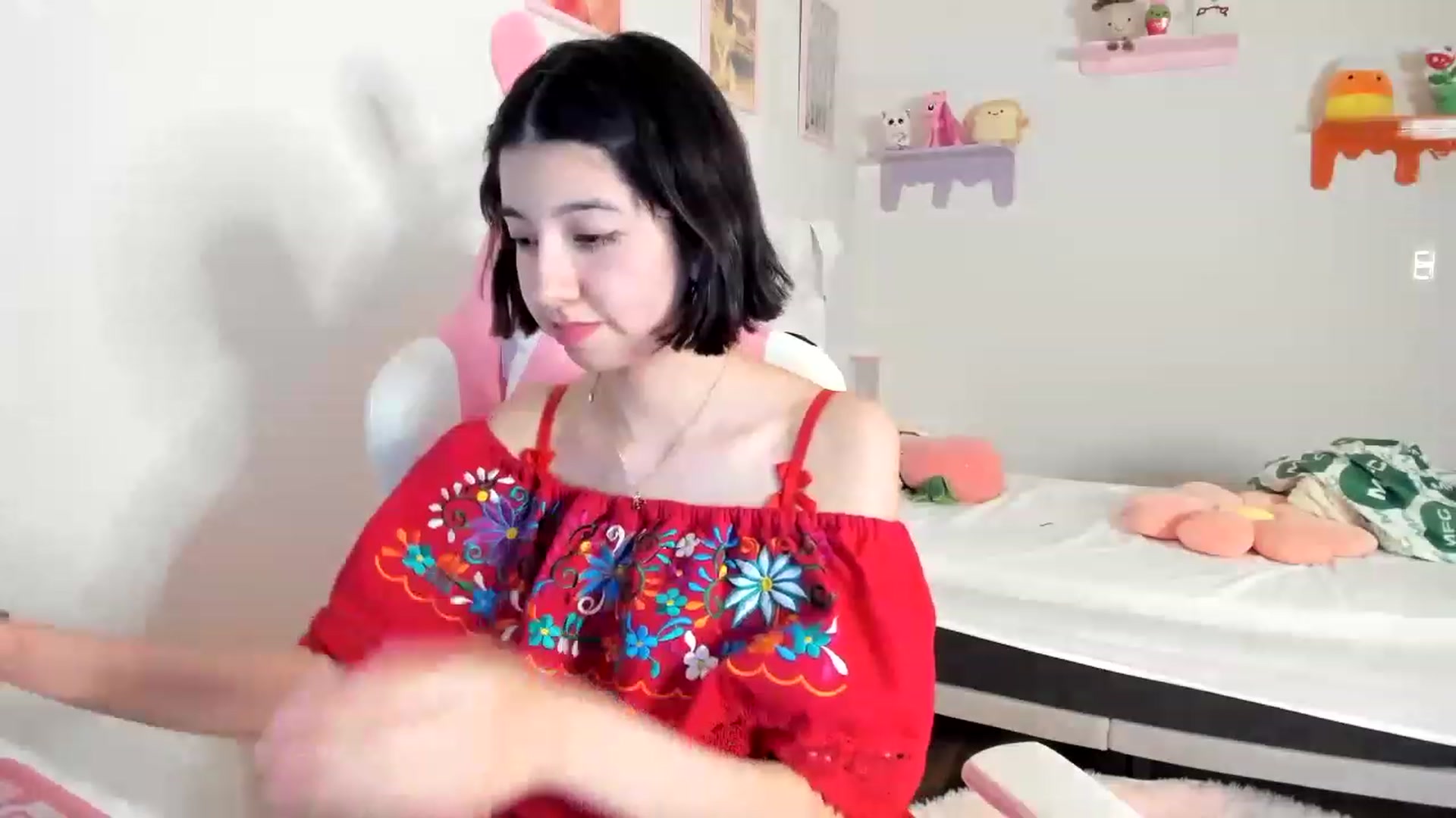 Gallery image thumbnail from Cherrycute666's myfreecams stream on, 05/06/2023, 11:03 image 10 of 20