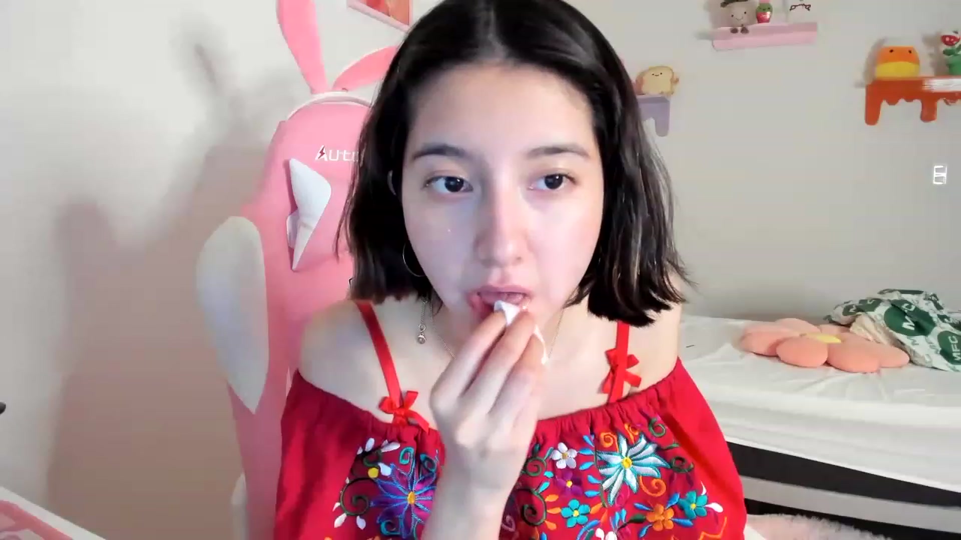 Gallery image thumbnail from Cherrycute666's myfreecams stream on, 05/06/2023, 11:03 image 13 of 20