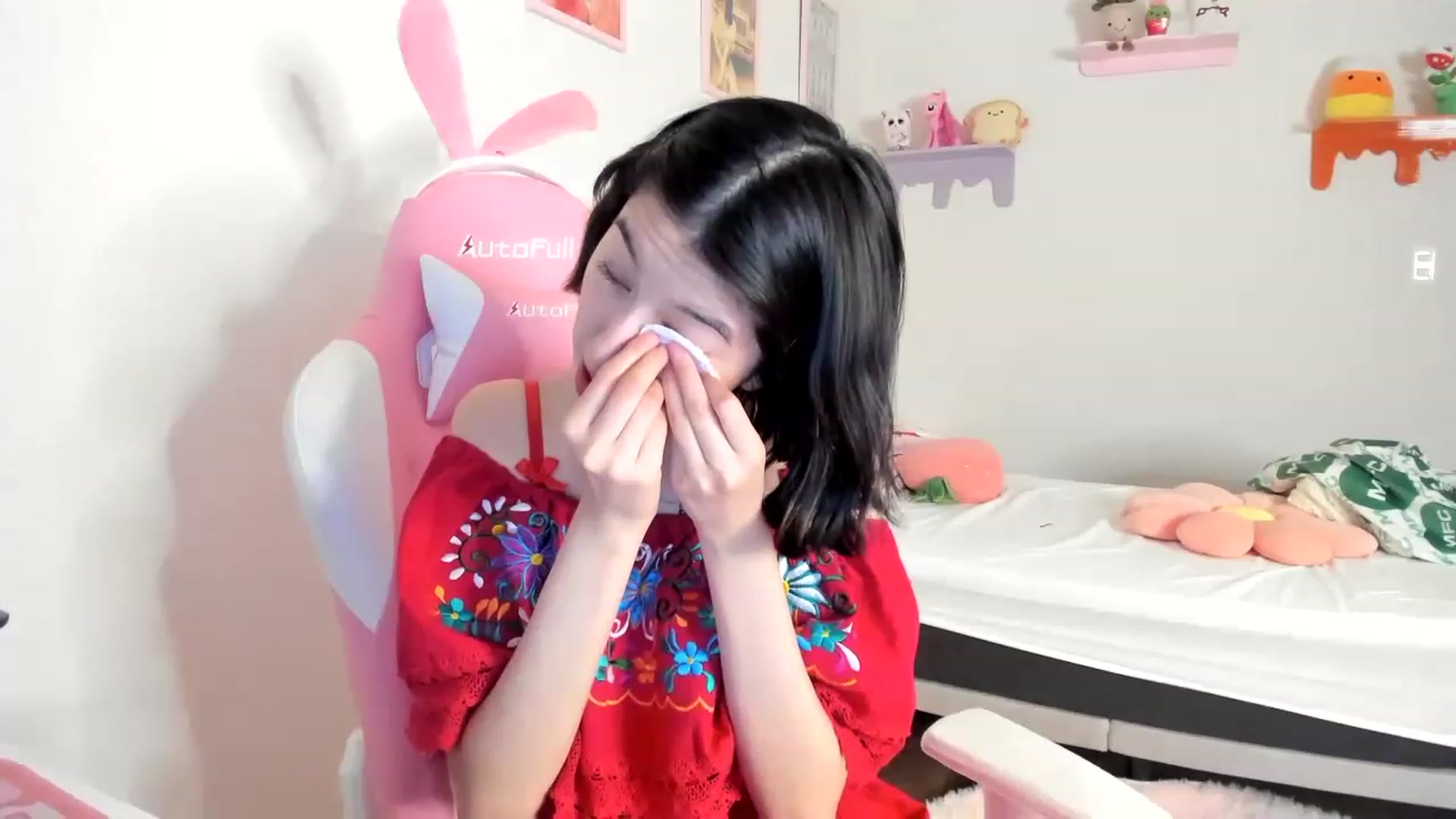 Gallery image thumbnail from Cherrycute666's myfreecams stream on, 05/06/2023, 11:03 image 12 of 20