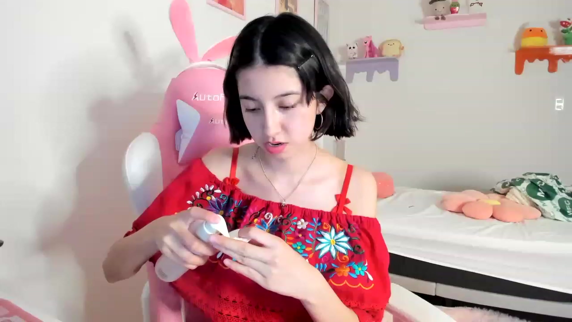 Gallery image thumbnail from Cherrycute666's myfreecams stream on, 05/06/2023, 11:03 image 11 of 20