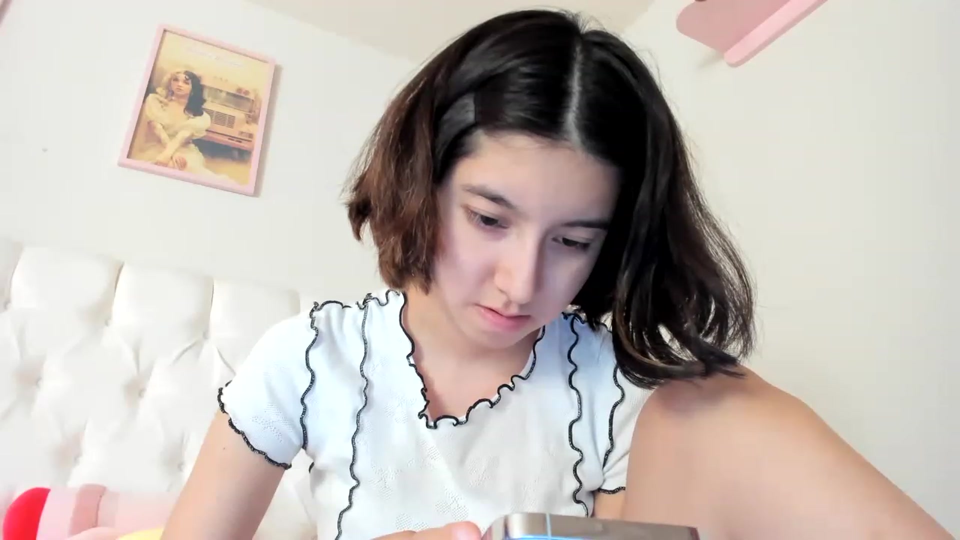Gallery image thumbnail from Cherrycute666's myfreecams stream on, 05/06/2023, 14:41 image 17 of 20