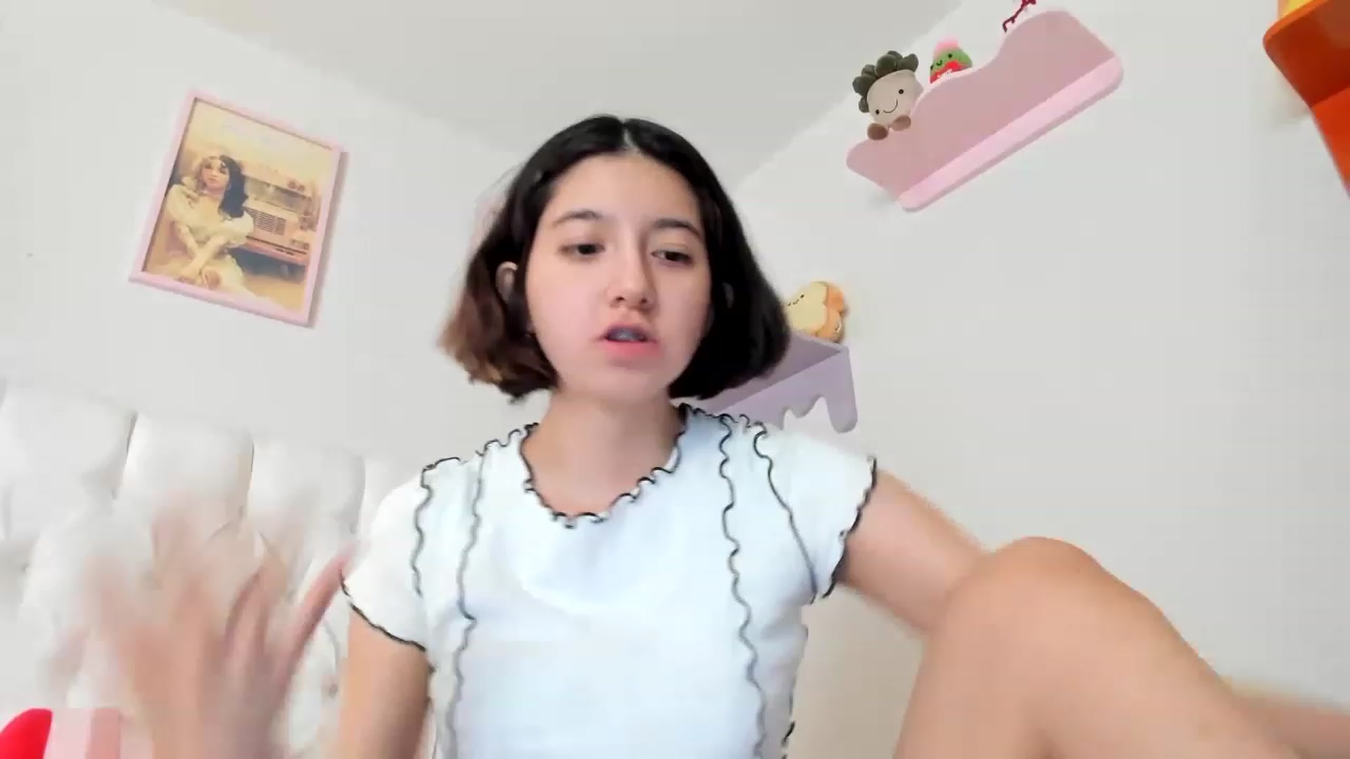 Gallery image thumbnail from Cherrycute666's myfreecams stream on, 05/06/2023, 15:39 image 19 of 20