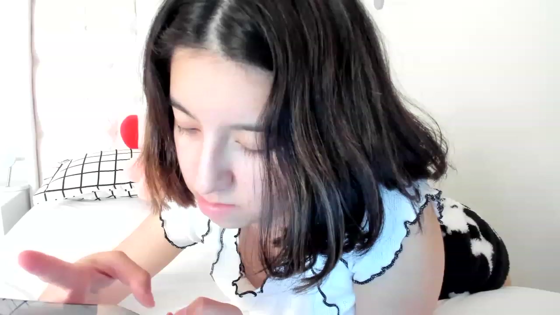 Gallery image thumbnail from Cherrycute666's myfreecams stream on, 05/06/2023, 15:39 image 1 of 20