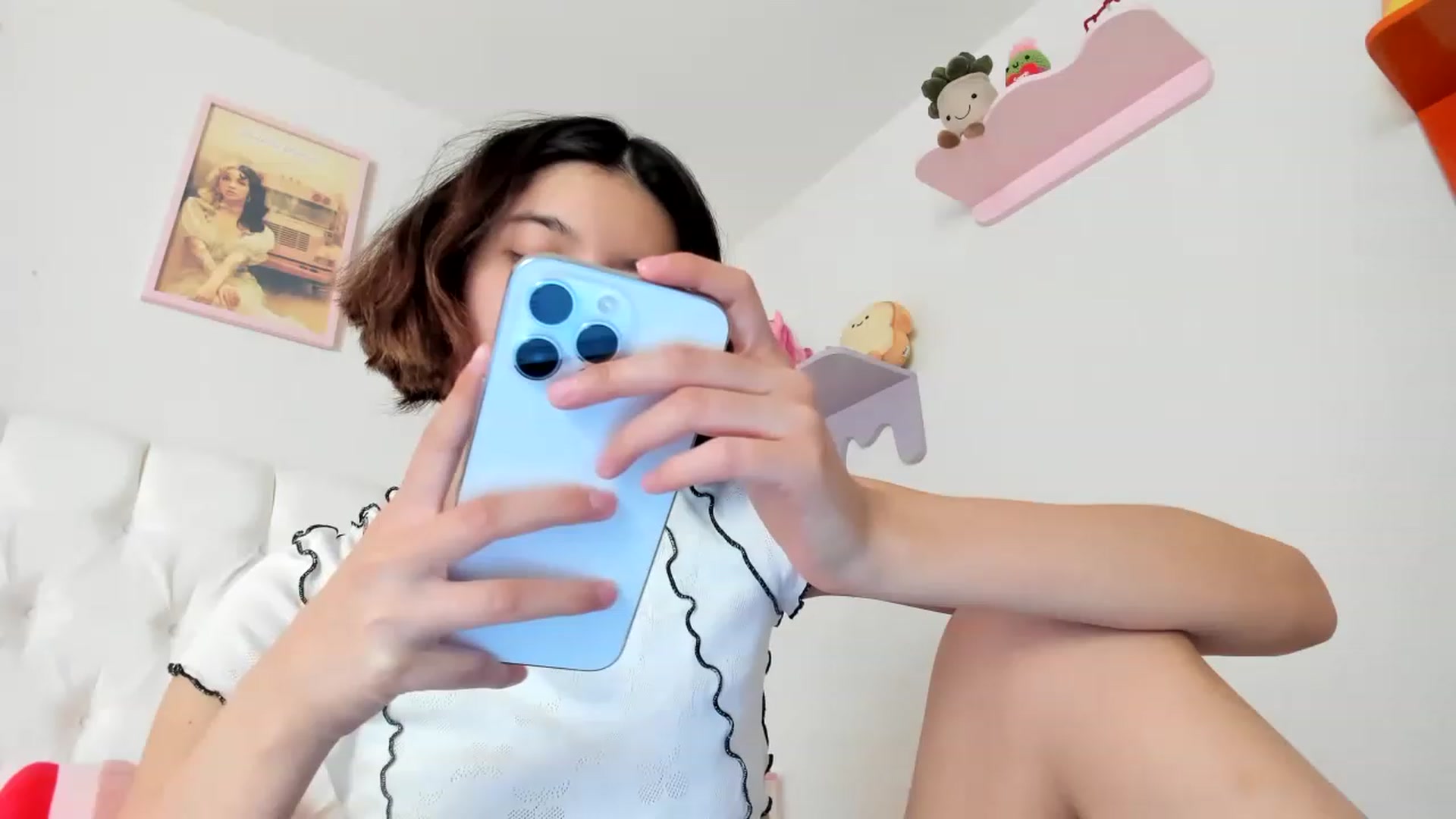 Gallery image thumbnail from Cherrycute666's myfreecams stream on, 05/06/2023, 15:39 image 16 of 20