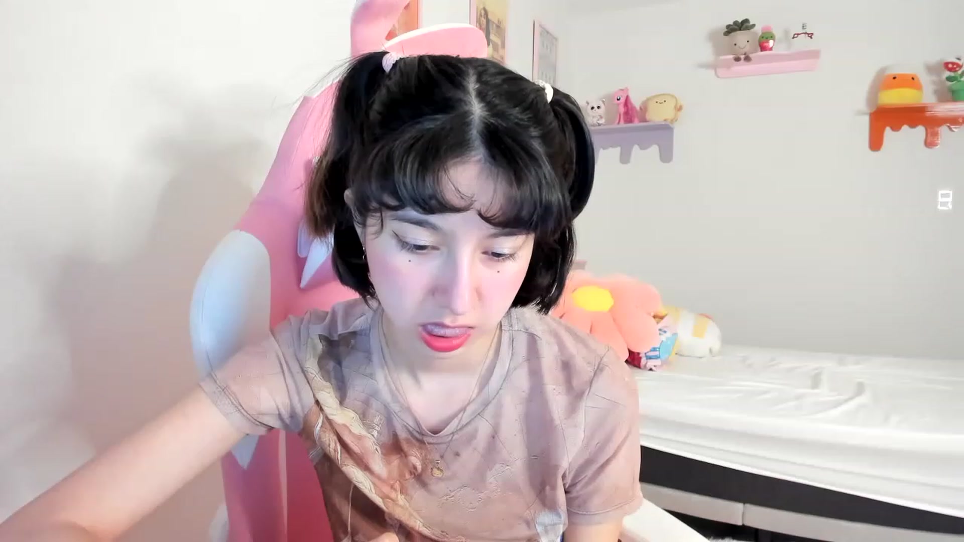 Gallery image thumbnail from Cherrycute666's myfreecams stream on, 05/07/2023, 01:20 image 16 of 20