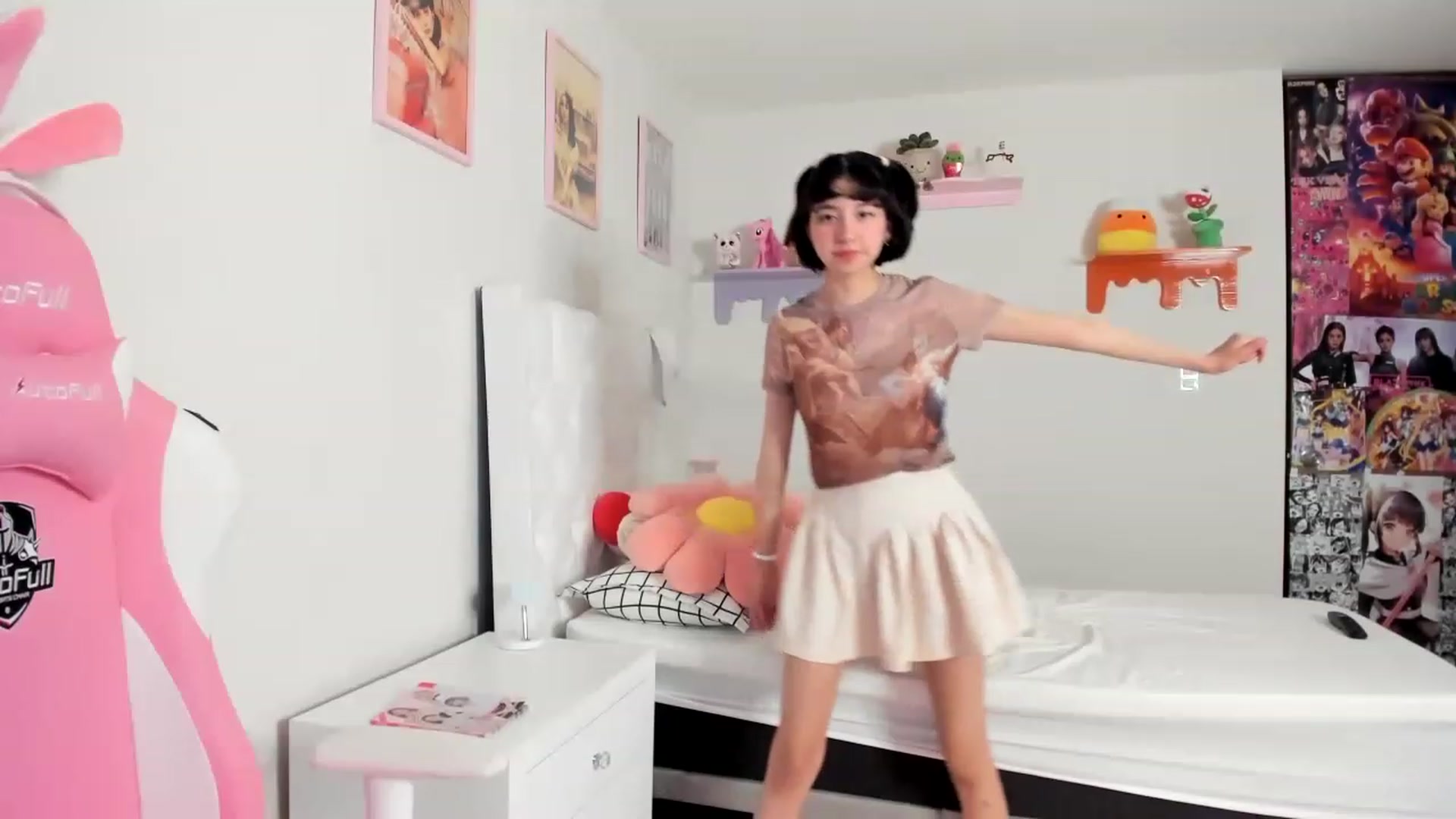 Gallery image thumbnail from Cherrycute666's myfreecams stream on, 05/07/2023, 01:20 image 10 of 20