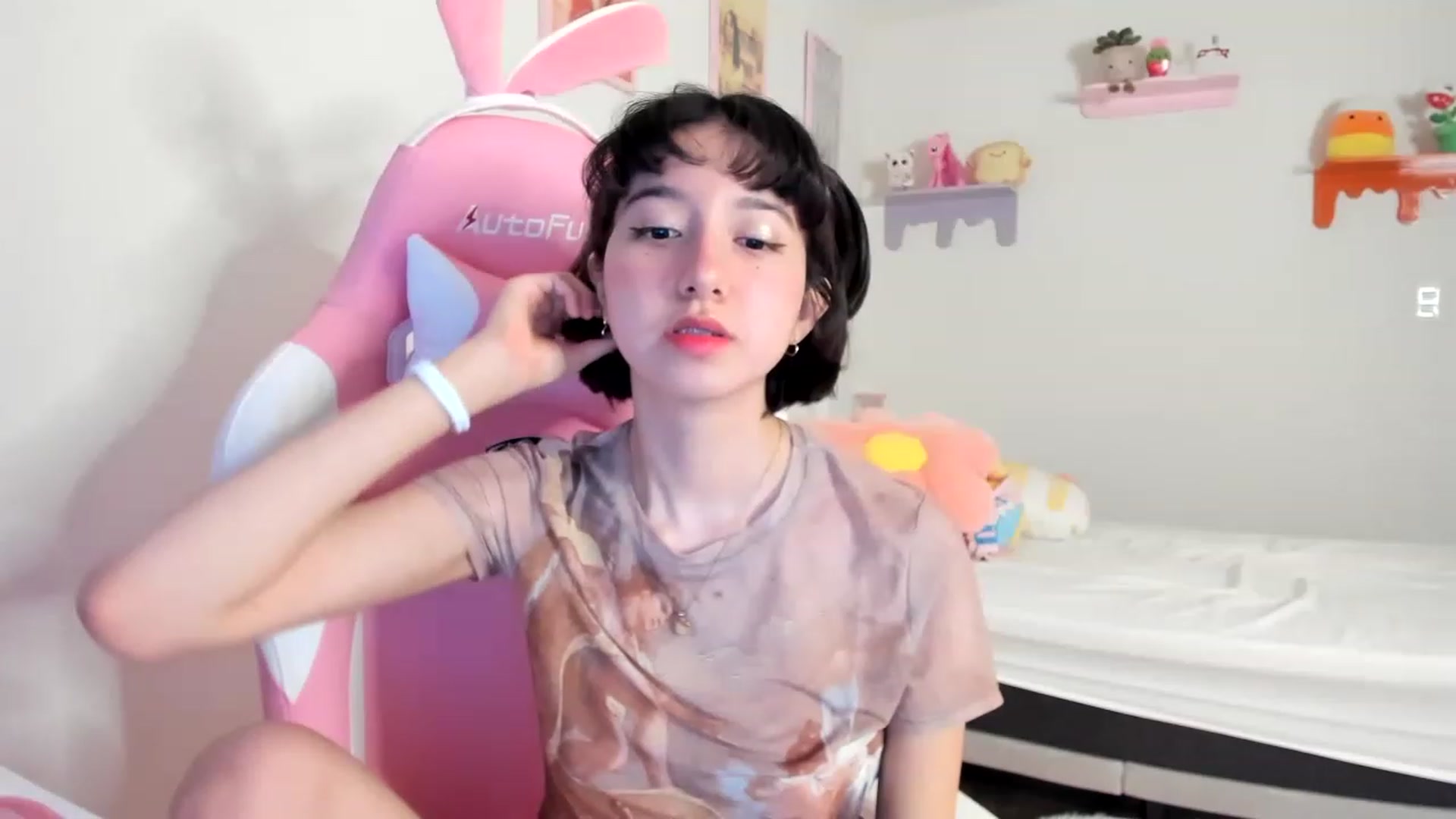 Gallery image thumbnail from Cherrycute666's myfreecams stream on, 05/07/2023, 01:20 image 11 of 20