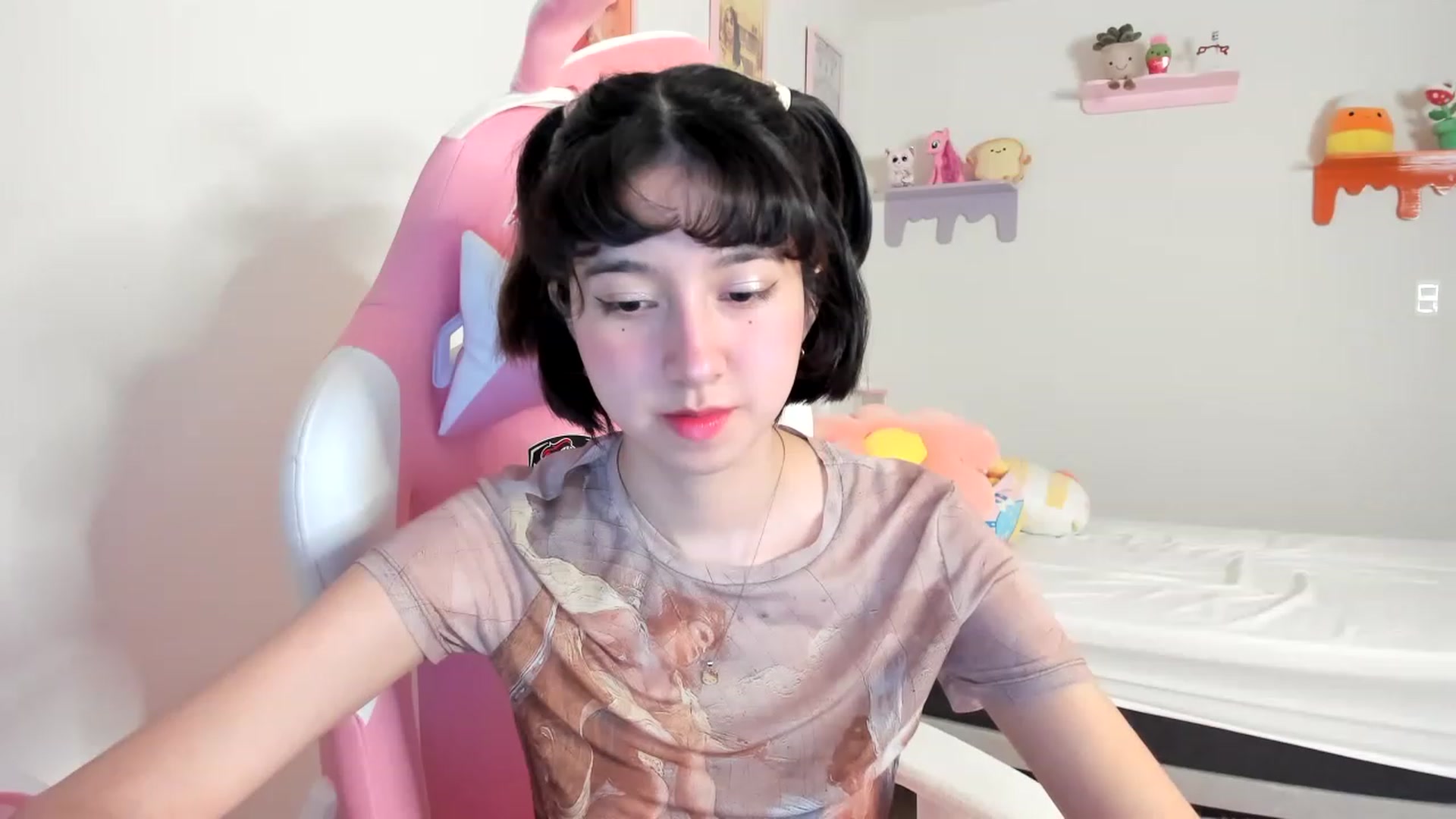 Gallery image thumbnail from Cherrycute666's myfreecams stream on, 05/07/2023, 01:20 image 18 of 20