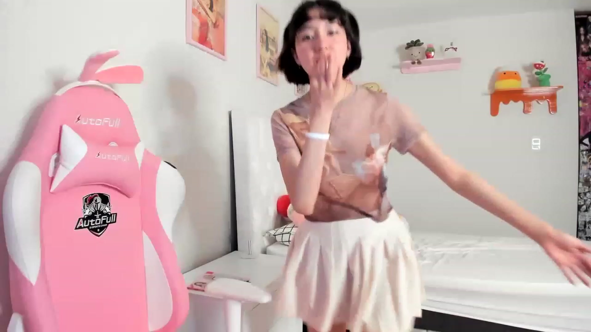 Gallery image thumbnail from Cherrycute666's myfreecams stream on, 05/07/2023, 03:18 image 2 of 20