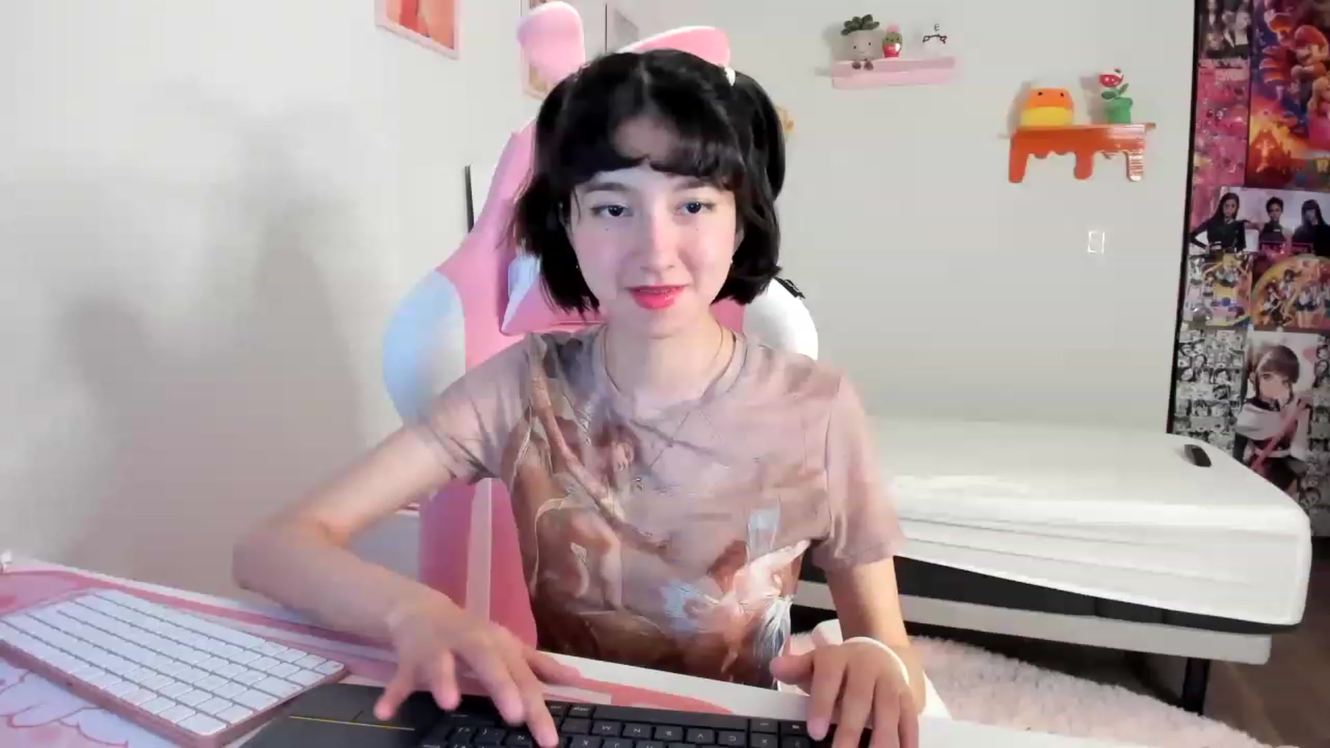Gallery image thumbnail from Cherrycute666's myfreecams stream on, 05/07/2023, 03:18 image 19 of 20