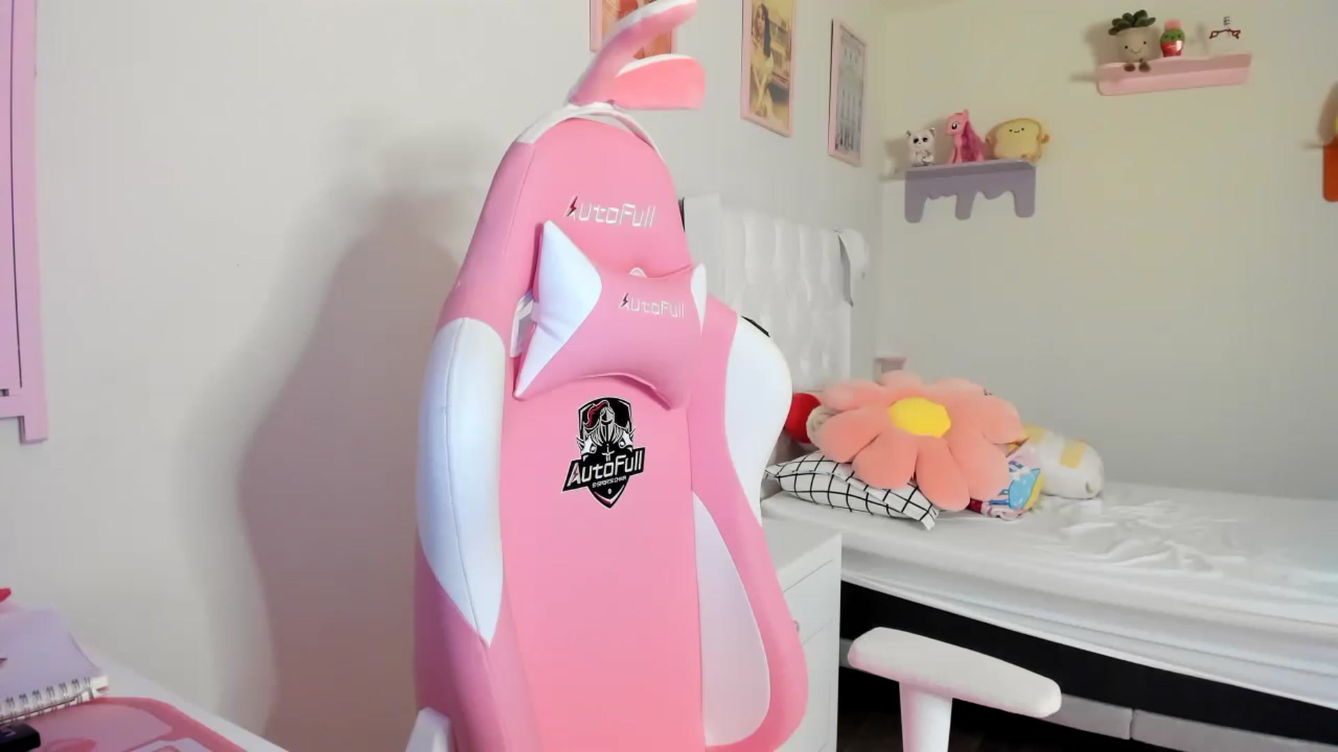 Gallery image thumbnail from Cherrycute666's myfreecams stream on, 05/07/2023, 03:18 image 13 of 20