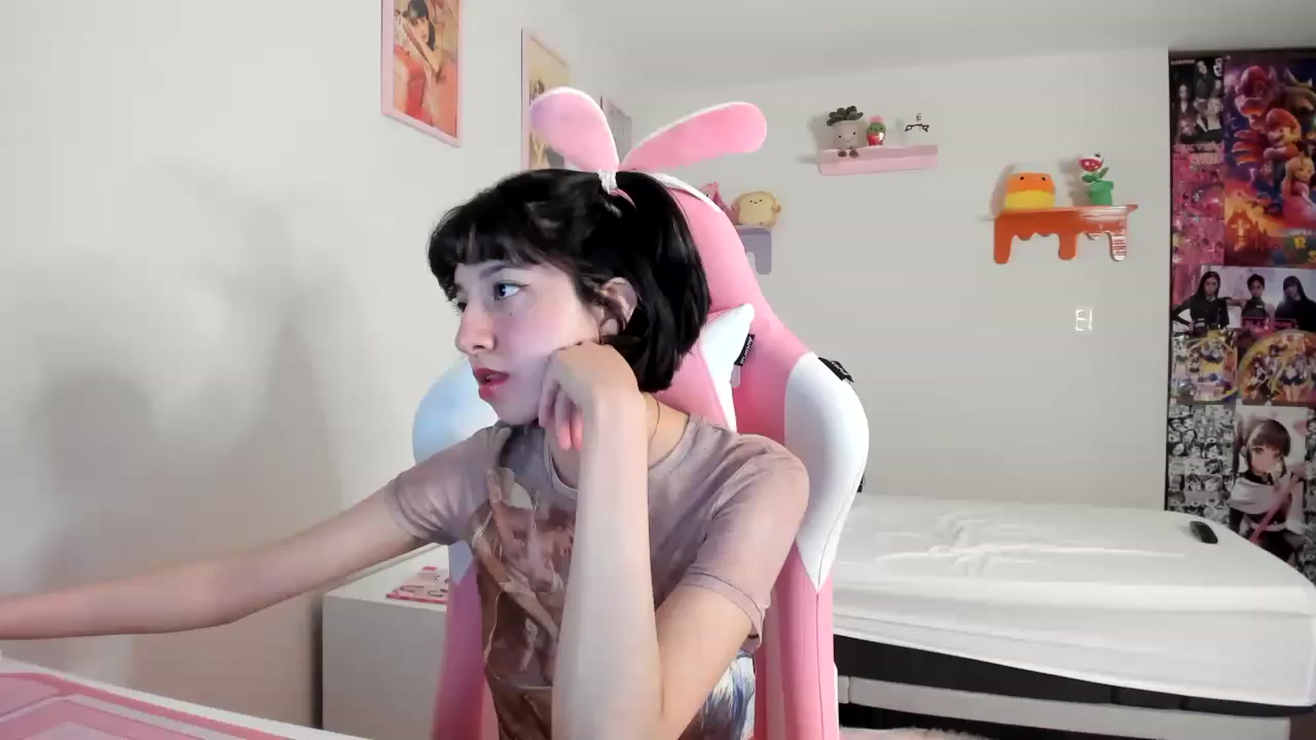 Gallery image thumbnail from Cherrycute666's myfreecams stream on, 05/07/2023, 03:18 image 8 of 20